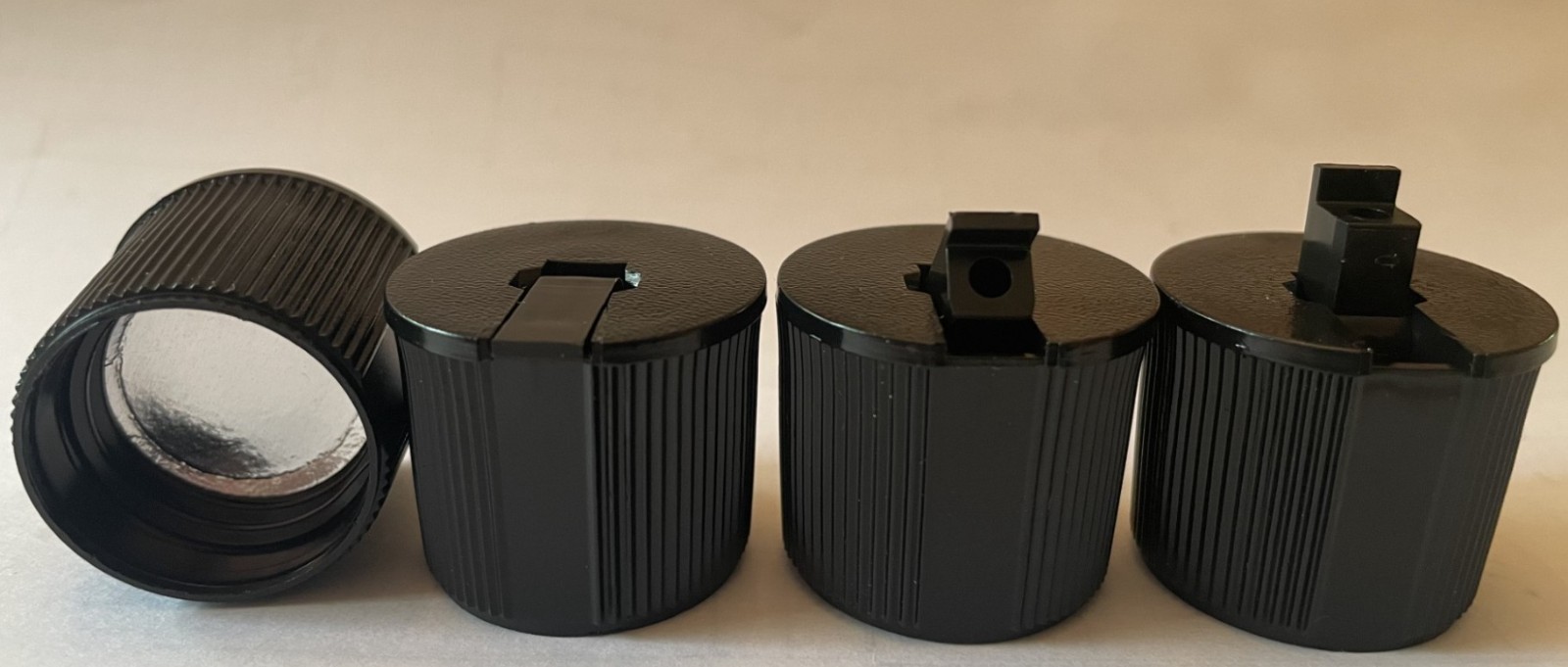 24-410 Black flip-top caps w/ foil seal LOT / 100 pieces