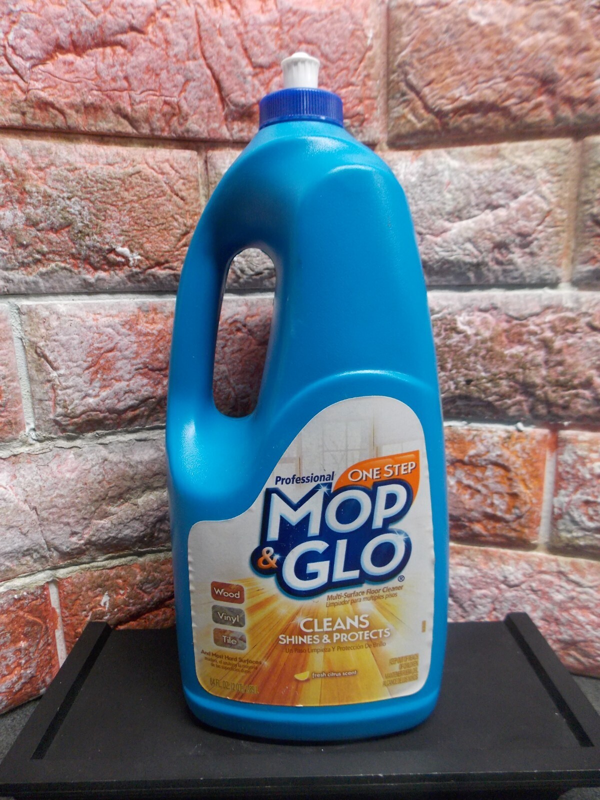 Mop & Glo Triple Action Floor Cleaner Fresh Citrus Scent 64oz Bottle 74297EA