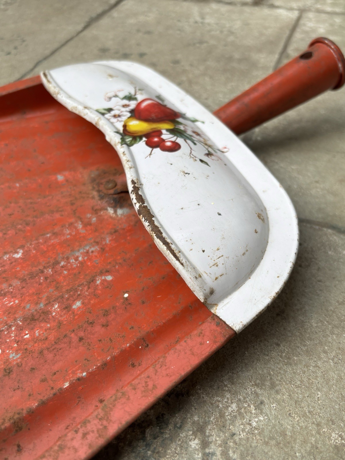 Vtg Red Metal Dustpan Floral w/ Fruit – Apple, Pear, Cherries – Very Worn, Rusty