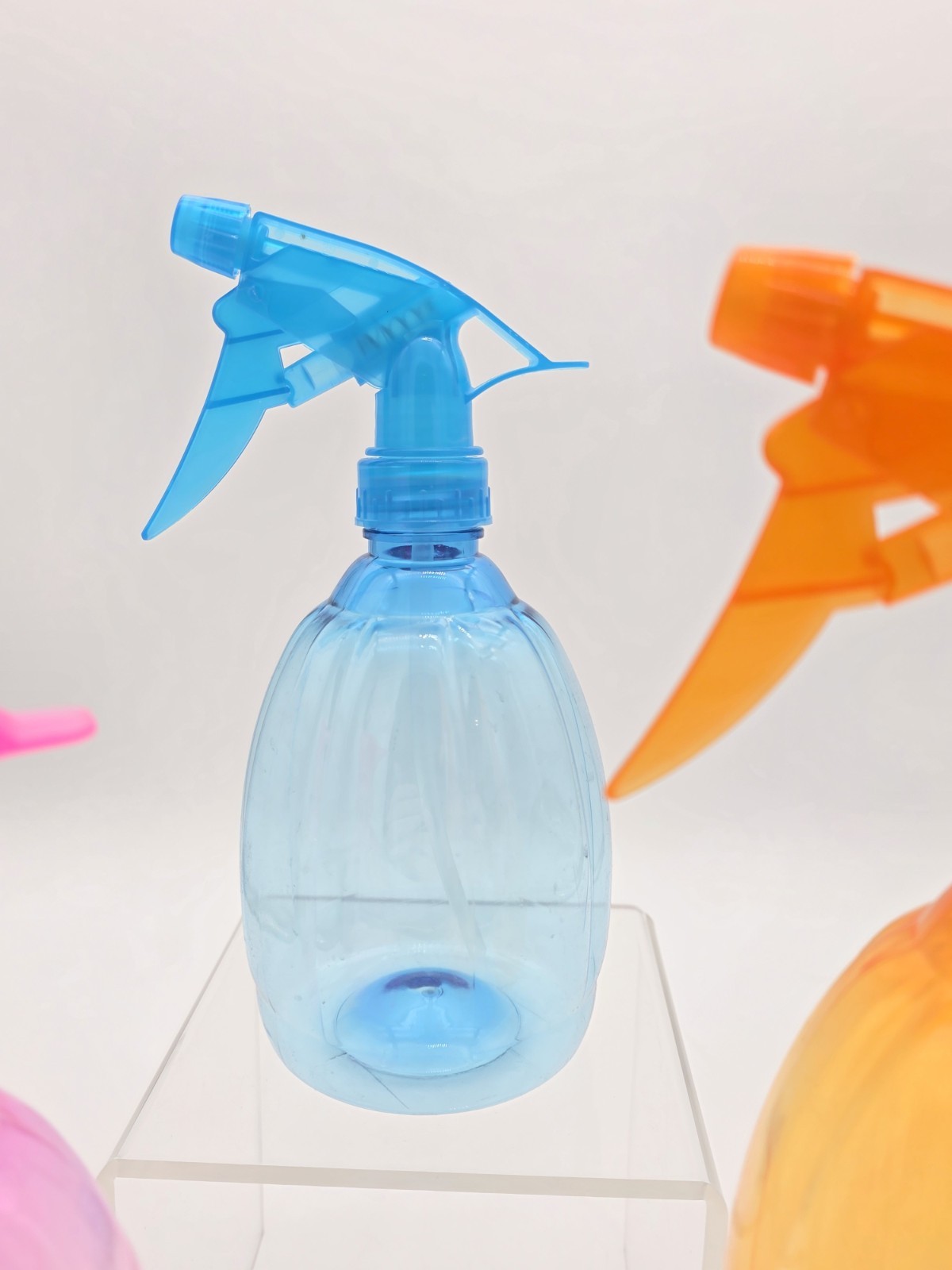 Set Of 3 – 17 oz Spray Bottles: Pink, Blue, & Orange, Pre Owned