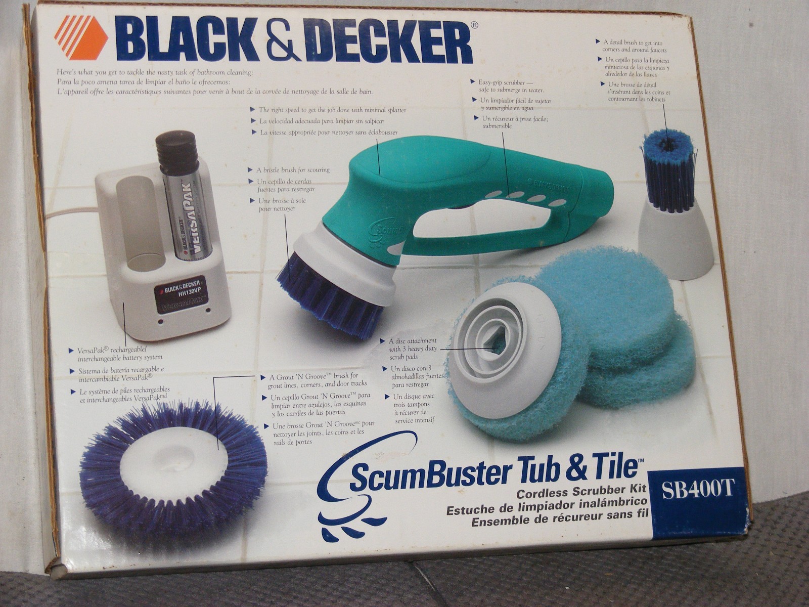 BLACK & DECKER SCUMBUSTER CORDLESS POWER TUB & TILE SCRUBBER SB400T**NEW IN BOX