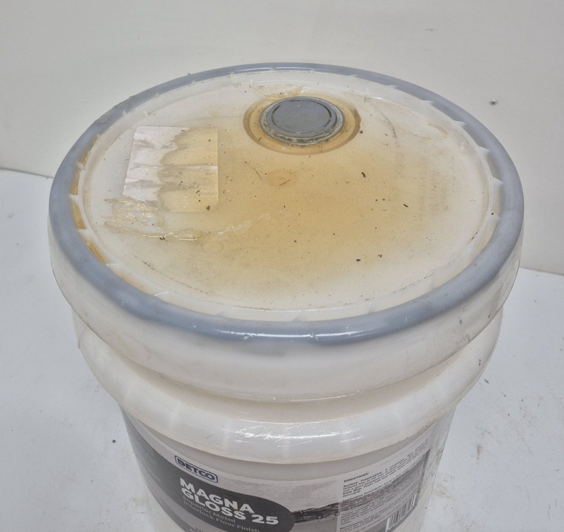 Detco 1061-005 Magna Gloss 25 High Gloss Floor Finish, 5 Gallon (37Lb) Pail