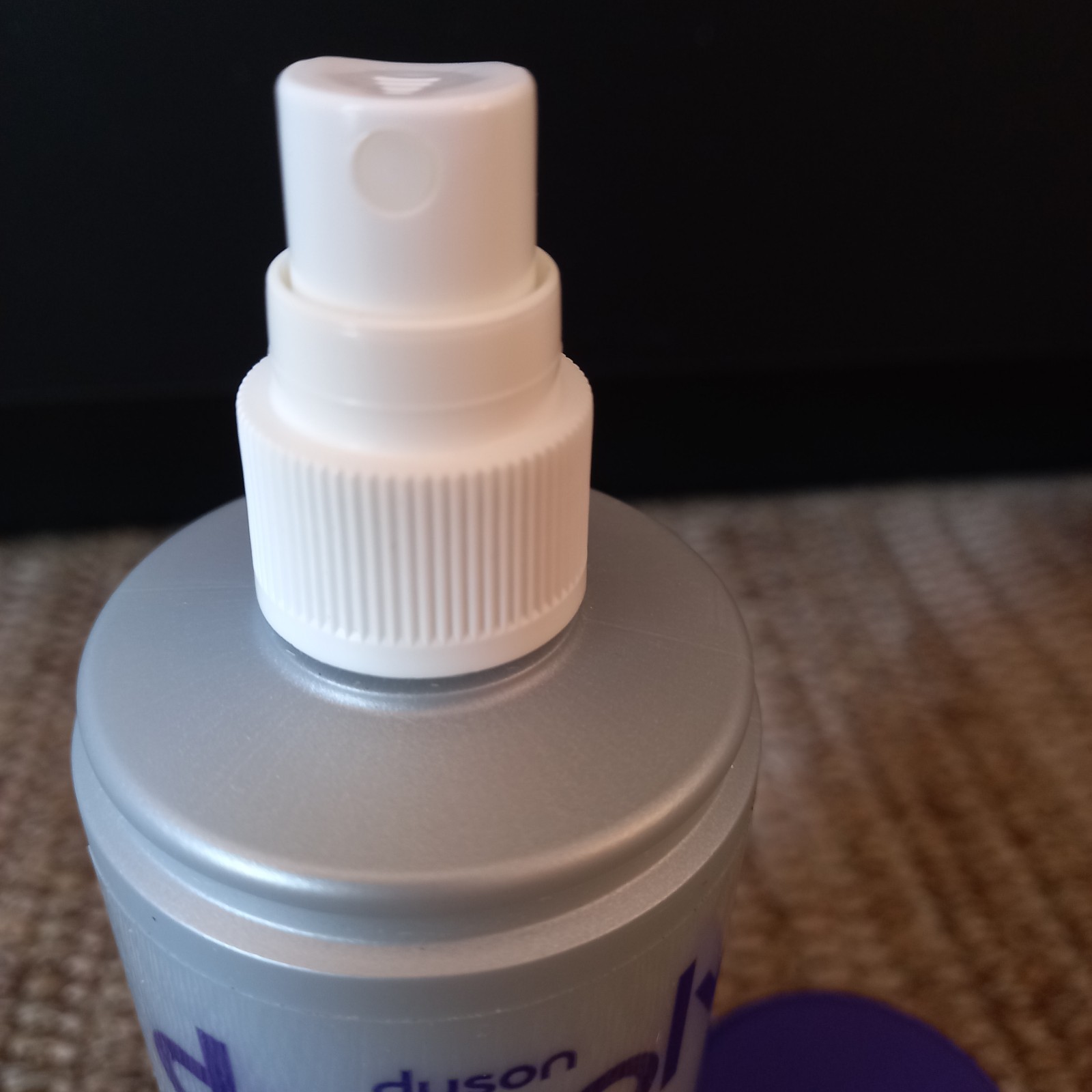 Dyson Dyzolv Spot Cleaner 8.5 fl oz Disolves Stains Disolver