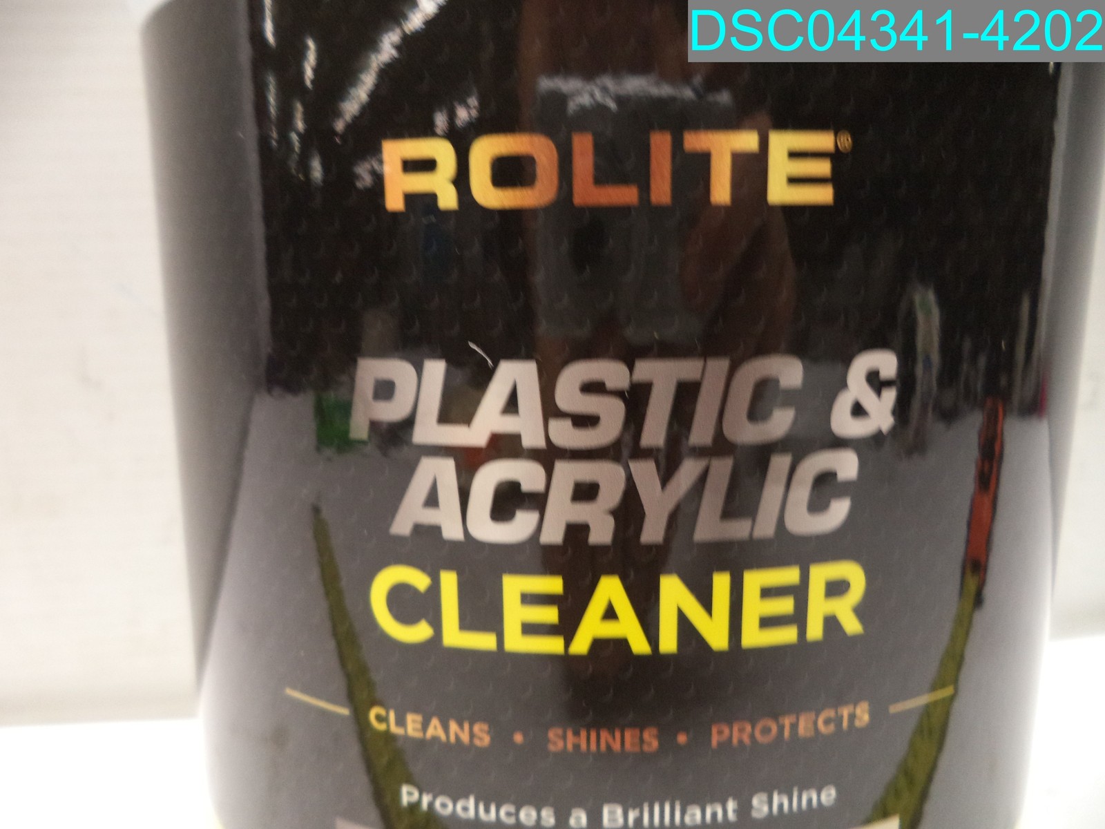 ROLITE Plastic & Acrylic Cleaner 1 Gallon Bottle 852839007404
