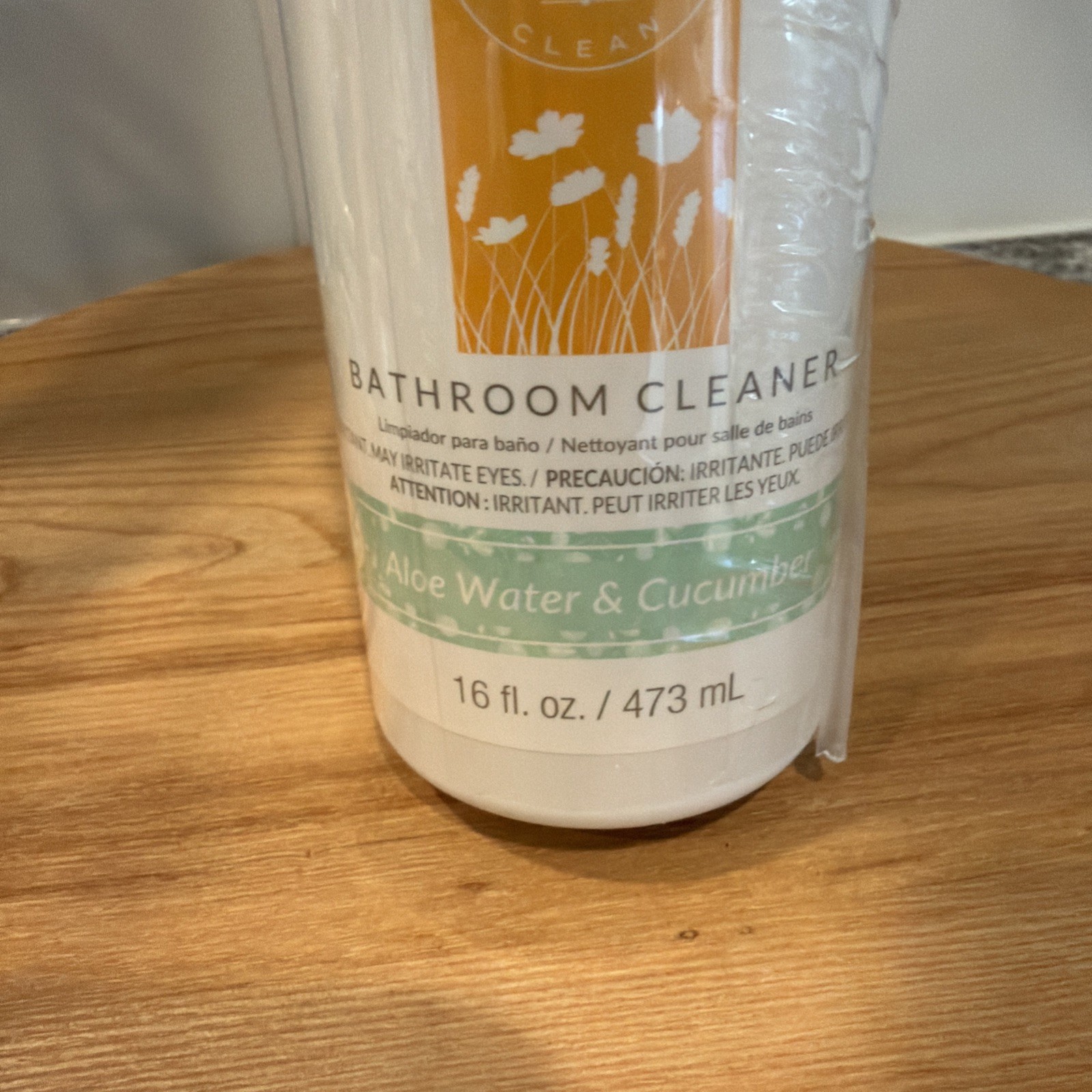 Scentsy Bathroom Cleaner, Aloe Water & Cucumber, with Sprayer, New 16 fl. oz