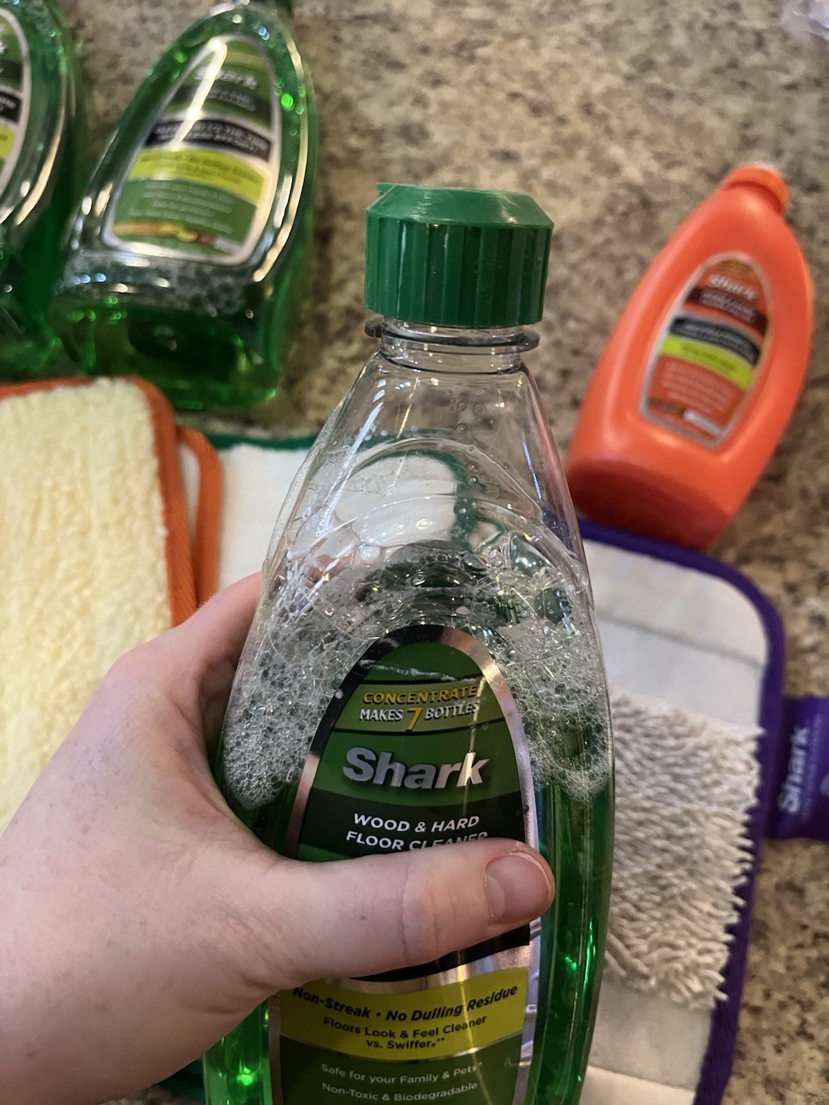 Shark Wood & Hard Floor Cleaner Italian Citrus, Polish, & Spare Pads