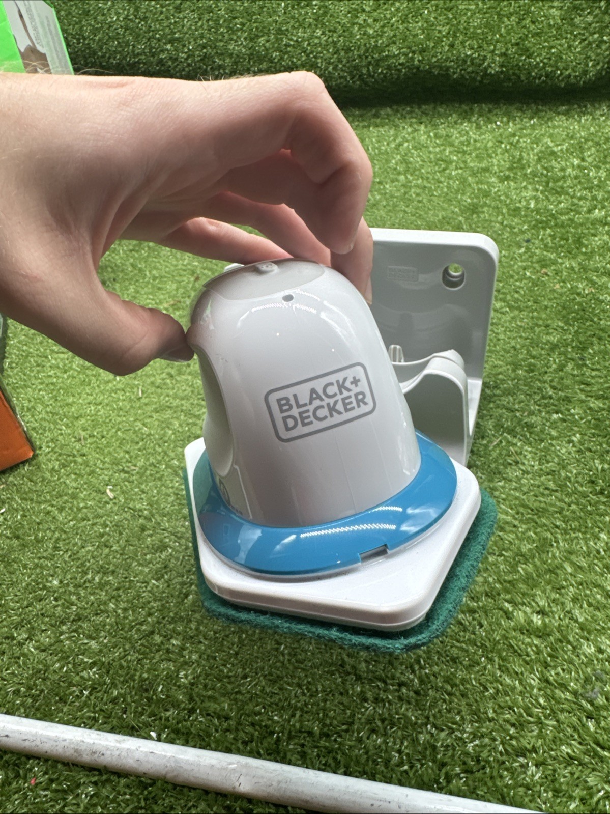 Black & Decker Scumbuster Pro Rechargeable Powered Scrubber Pro BHPC210. 22