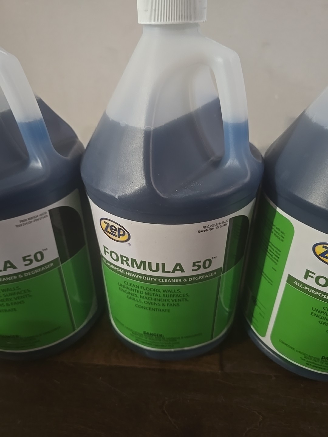 Zep Formula 50 Heavy-Duty Alkaline Cleaner – 1 Gallon (Case of 4) 85924