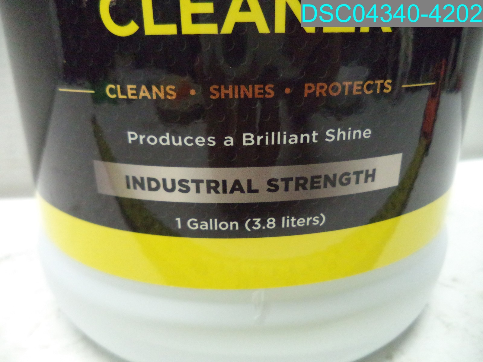 ROLITE Plastic & Acrylic Cleaner 1 Gallon Bottle 852839007404