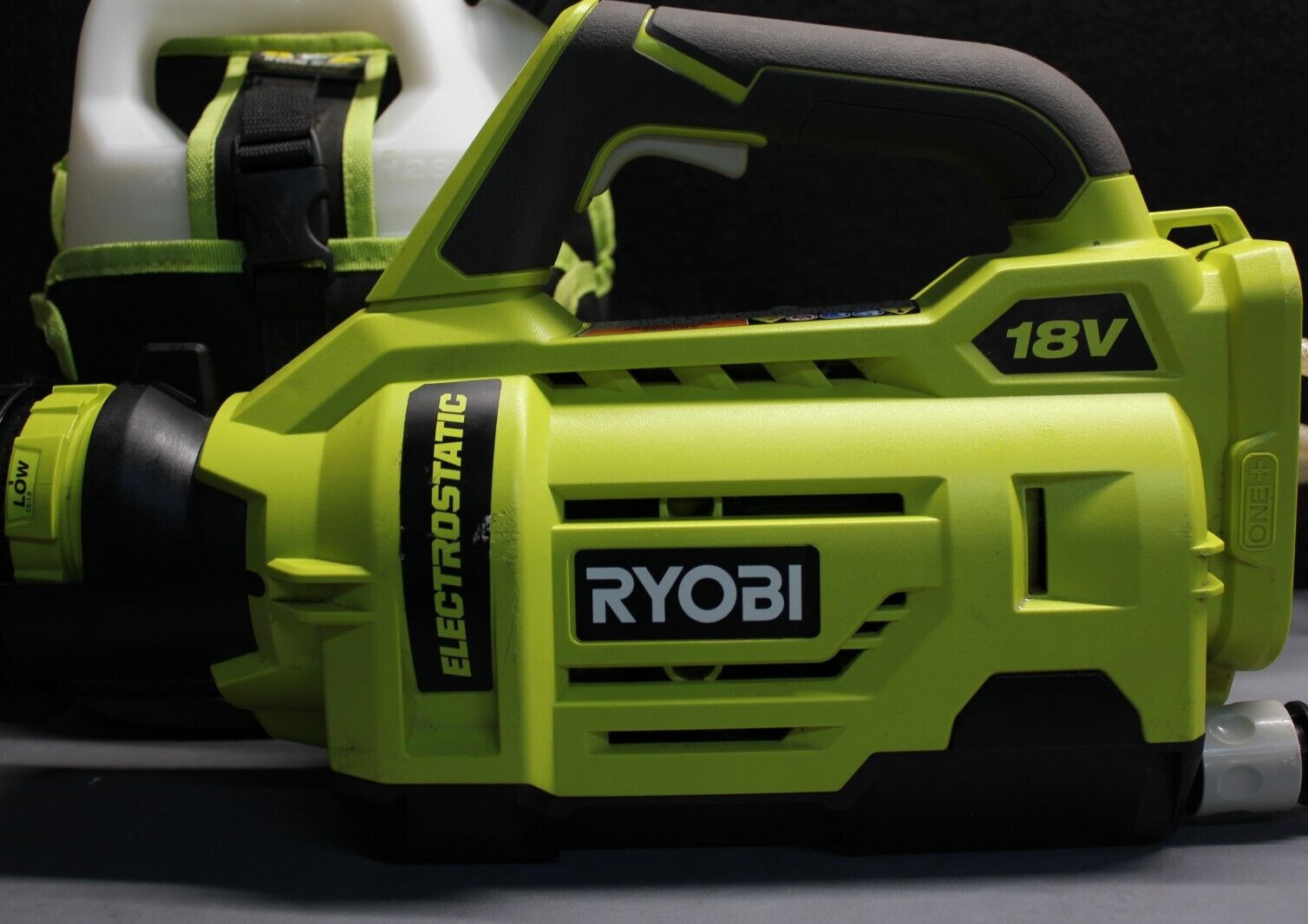 RYOBI ONE P2870 18V Cordless Electrostatic 1 Gal Sprayer Kit 2Ah Battery+Charger