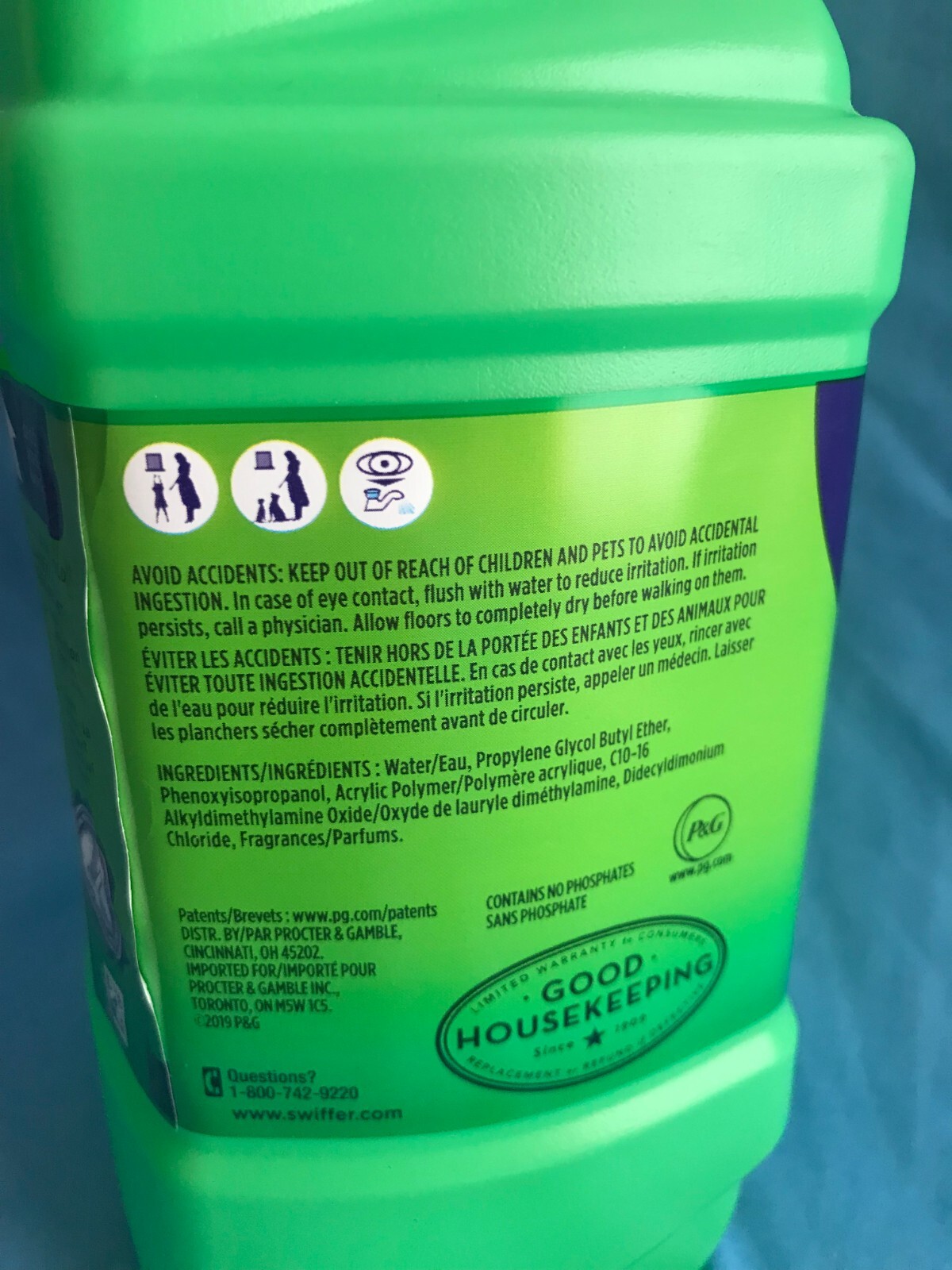42 fl. oz. Swiffer Wet Jet Gain Floor Cleaner & 10 New Disposable Mopping Pads