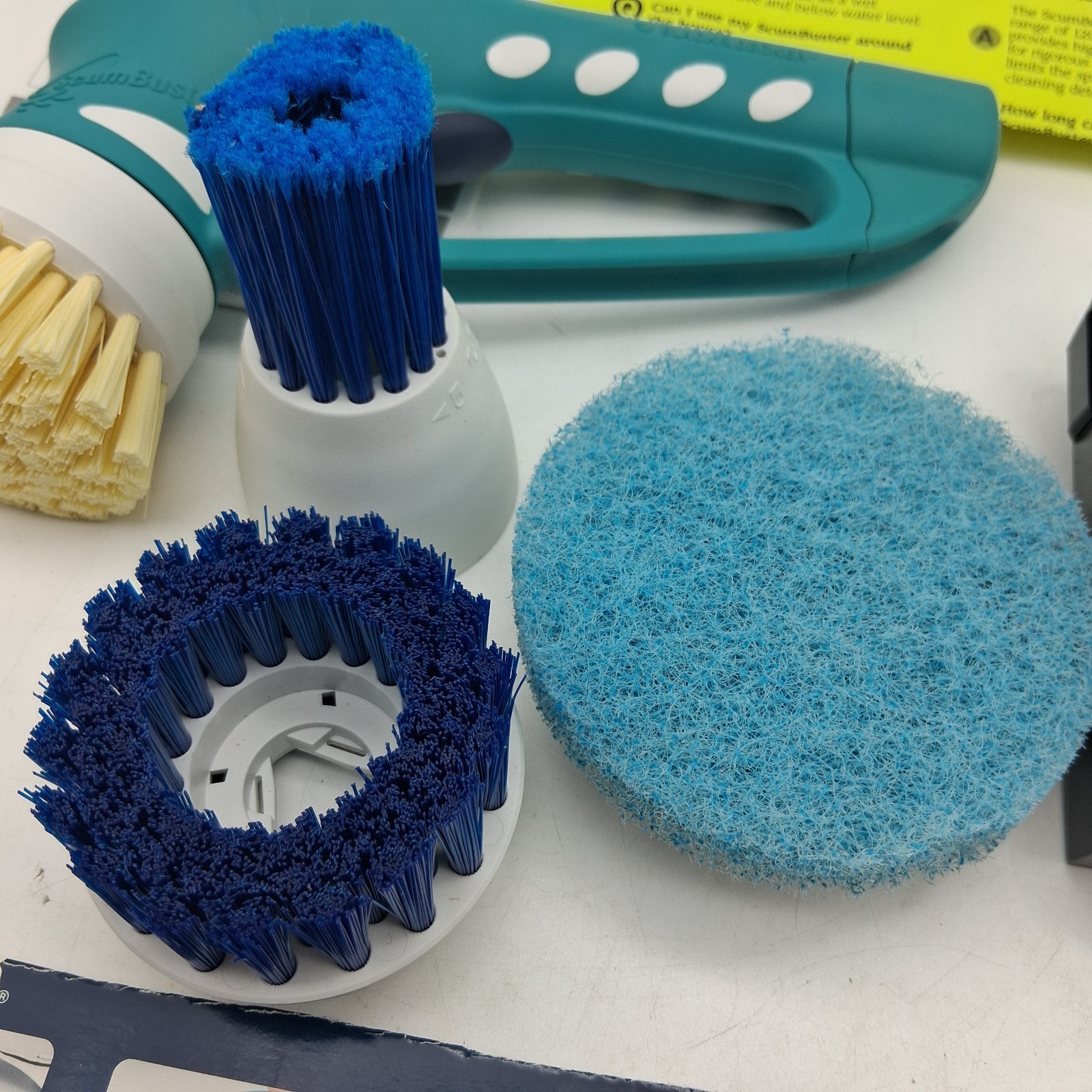 Black & Decker ScumBuster Kit Cordless Tub Tile Scrubber VersaPak Battery TESTED