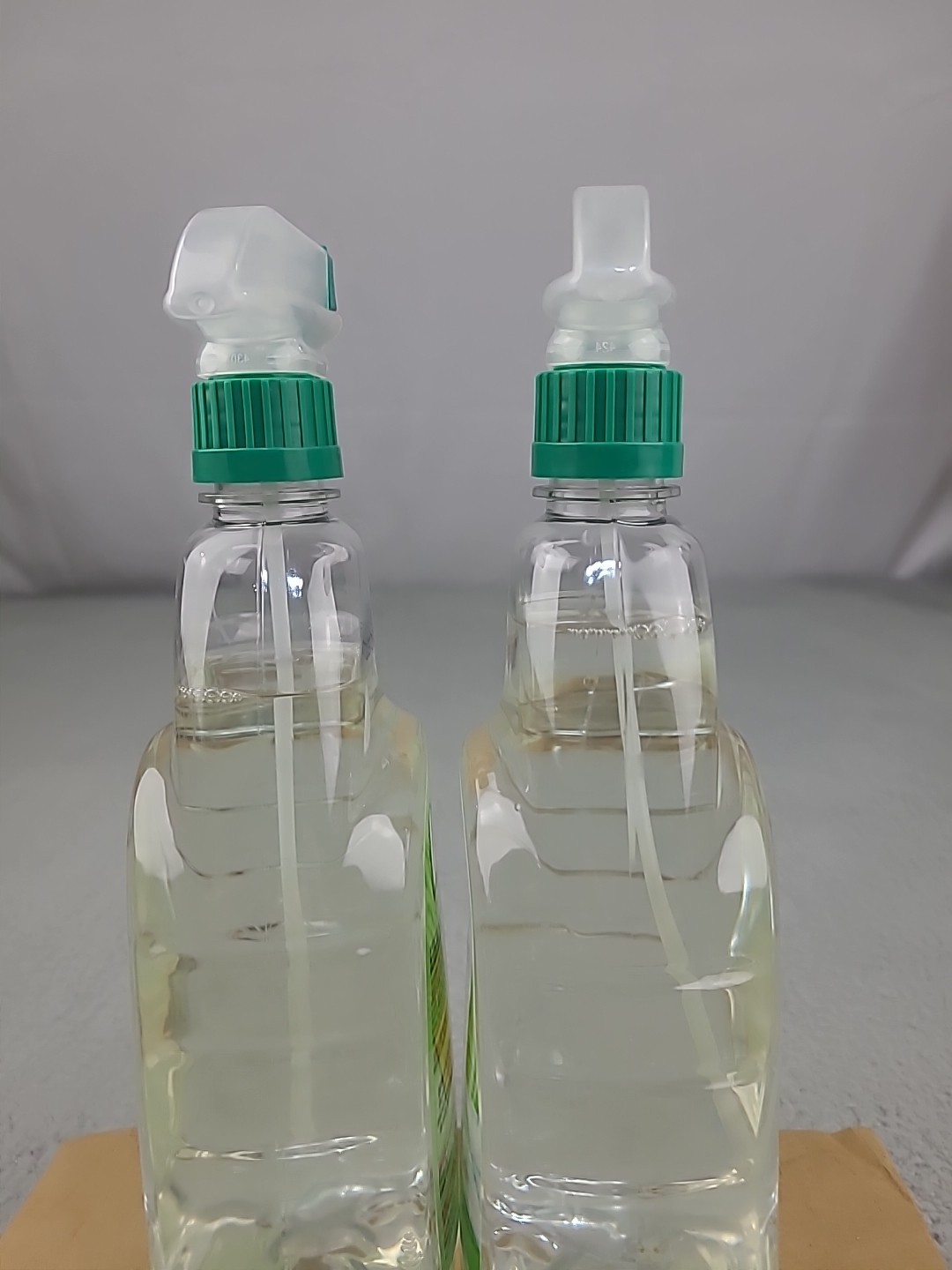 2x The Works TUB SHOWER Cleaner SPRAY 32 oz Ea Soap Scum Rust Non Aerosol NEW