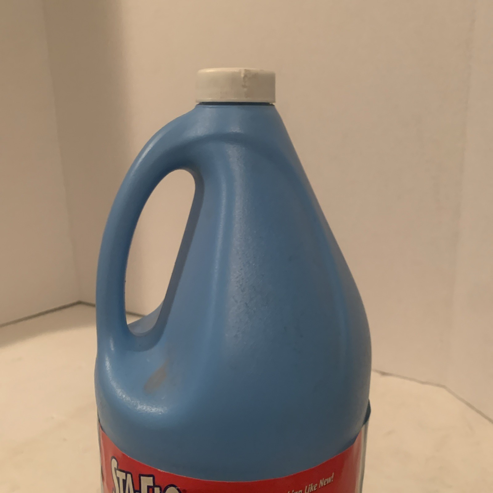 Sta-Flo Liquid Starch 64 Oz Discontinued Blue Container 90% Full