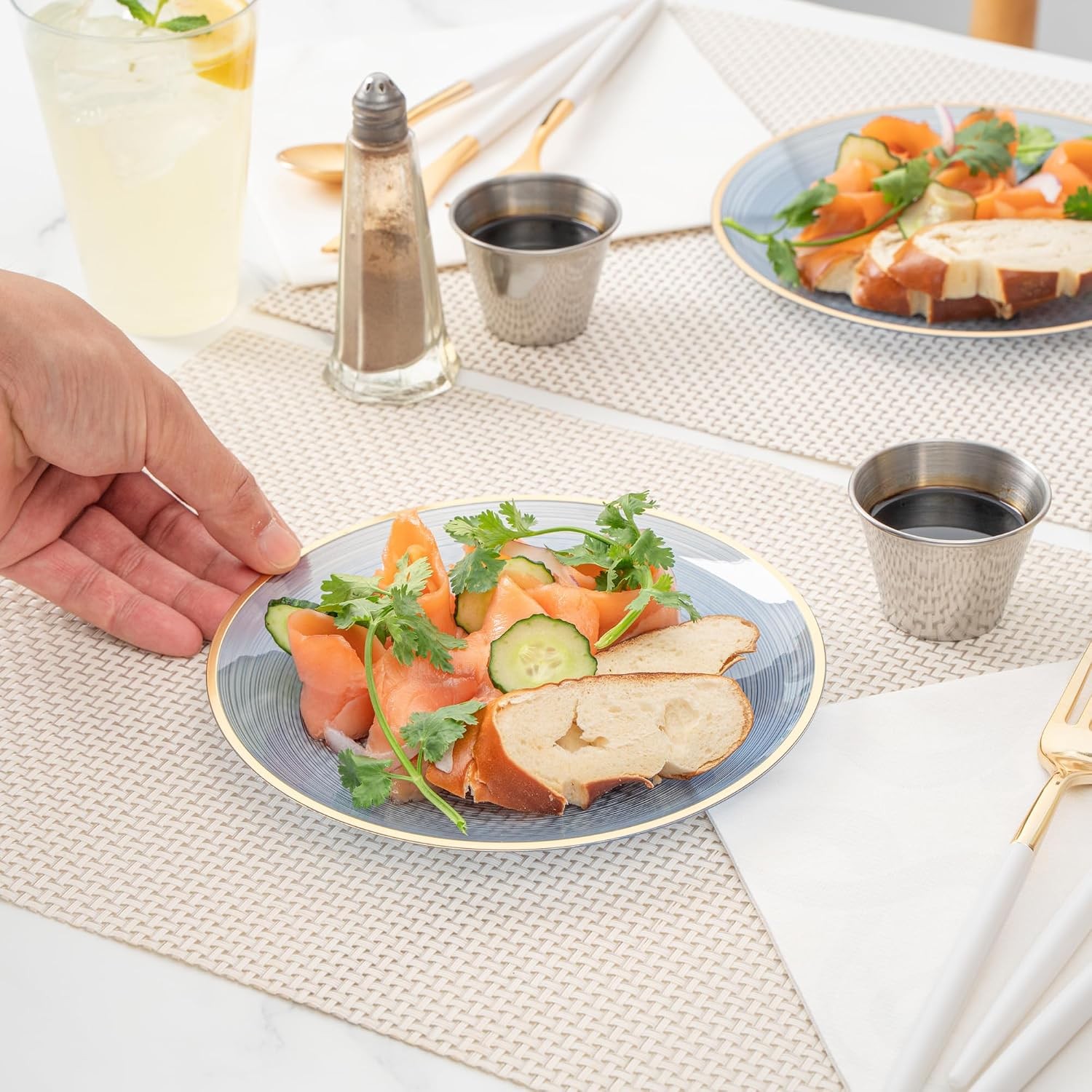 Restaurantware Plastic Plates 100 Pcs 7.25″ Gold Rimmed Disposable Plates Heav