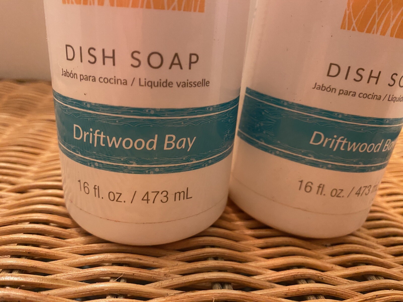 RARE Scentsy Driftwood bay Dish Soap – 16oz. – LOT OF 2 -NEW hard to find scent