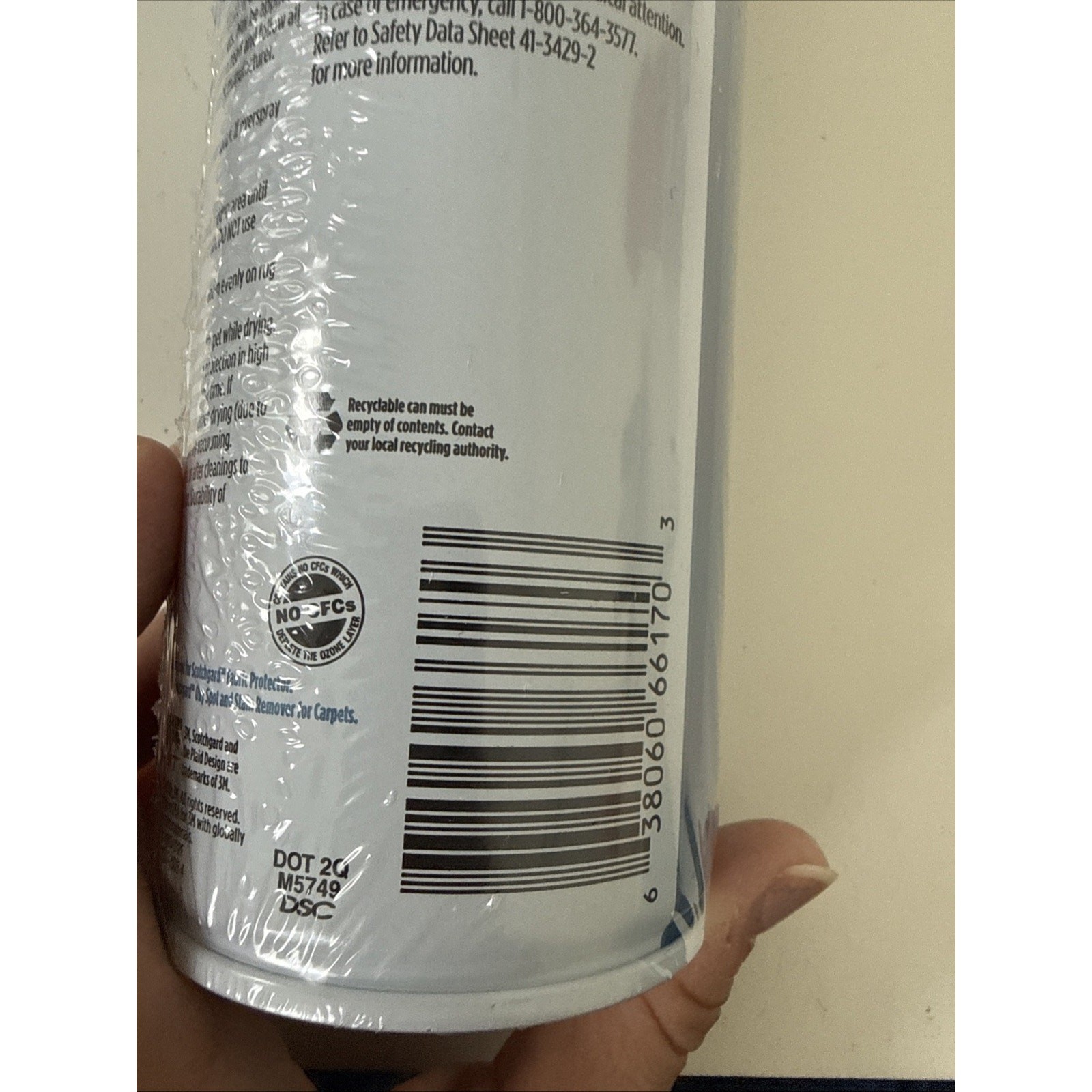 Scotchgard Rug & Carpet Protector, Carpet & Rug Protector Blocks Stains, 17 Oz
