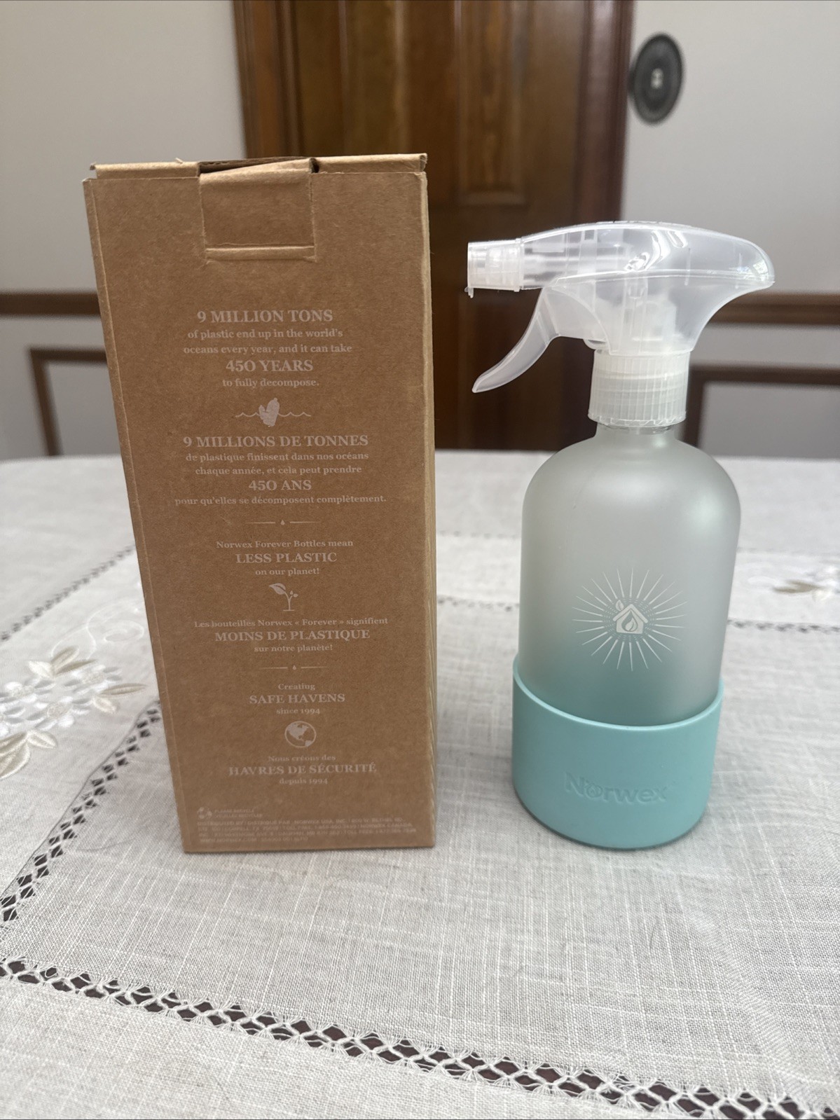 NORWEX FOREVER GLASS BOTTLE SPRAYER- SEA MIST SLEEVE-NEW IN BOX