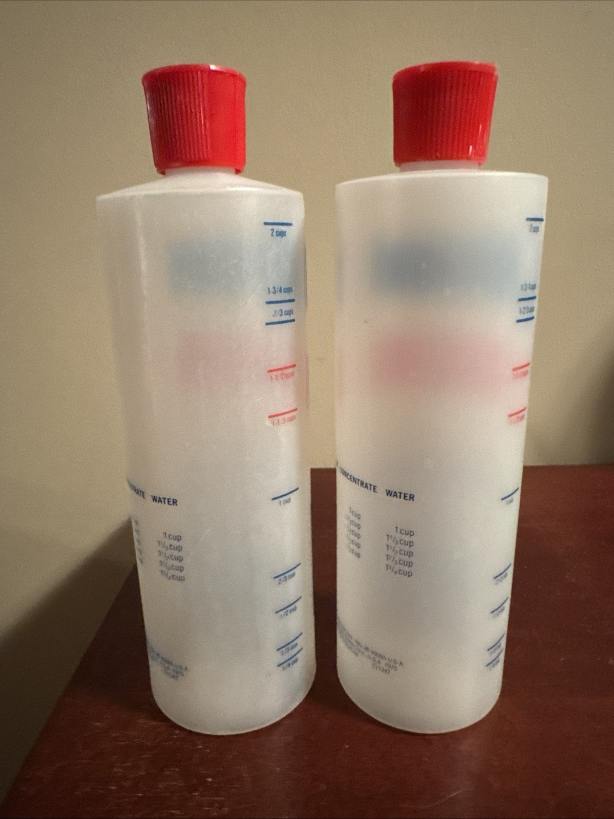 Two Vintage 1975 Amway Plastic Squirt Top Bottles 16 Oz Cleaner Dispenser 2 Cup