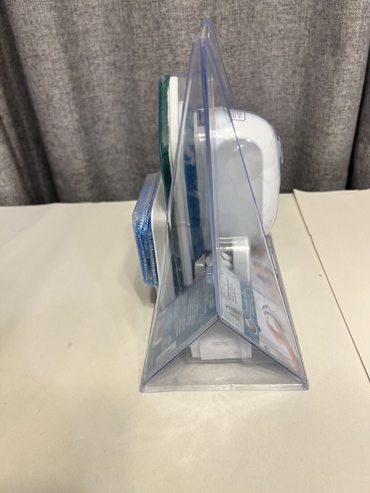 Black + Decker Scumbuster Pro Rechargeable Powered Scrubber BHPC210 New