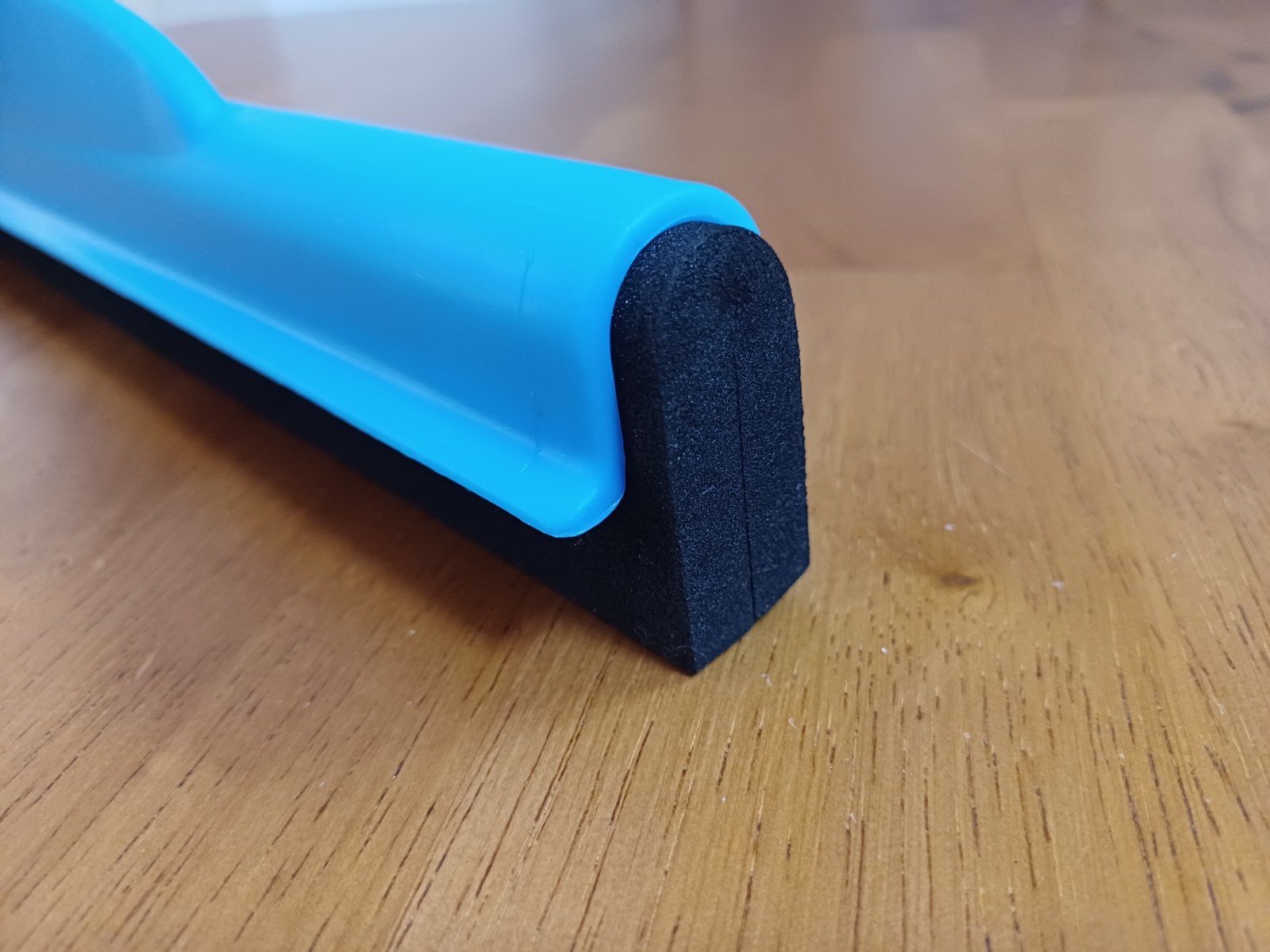 Heavy-Duty 17″ Floor Squeegee + 59″ Telescopic Long Handle For Thorough Cleaning