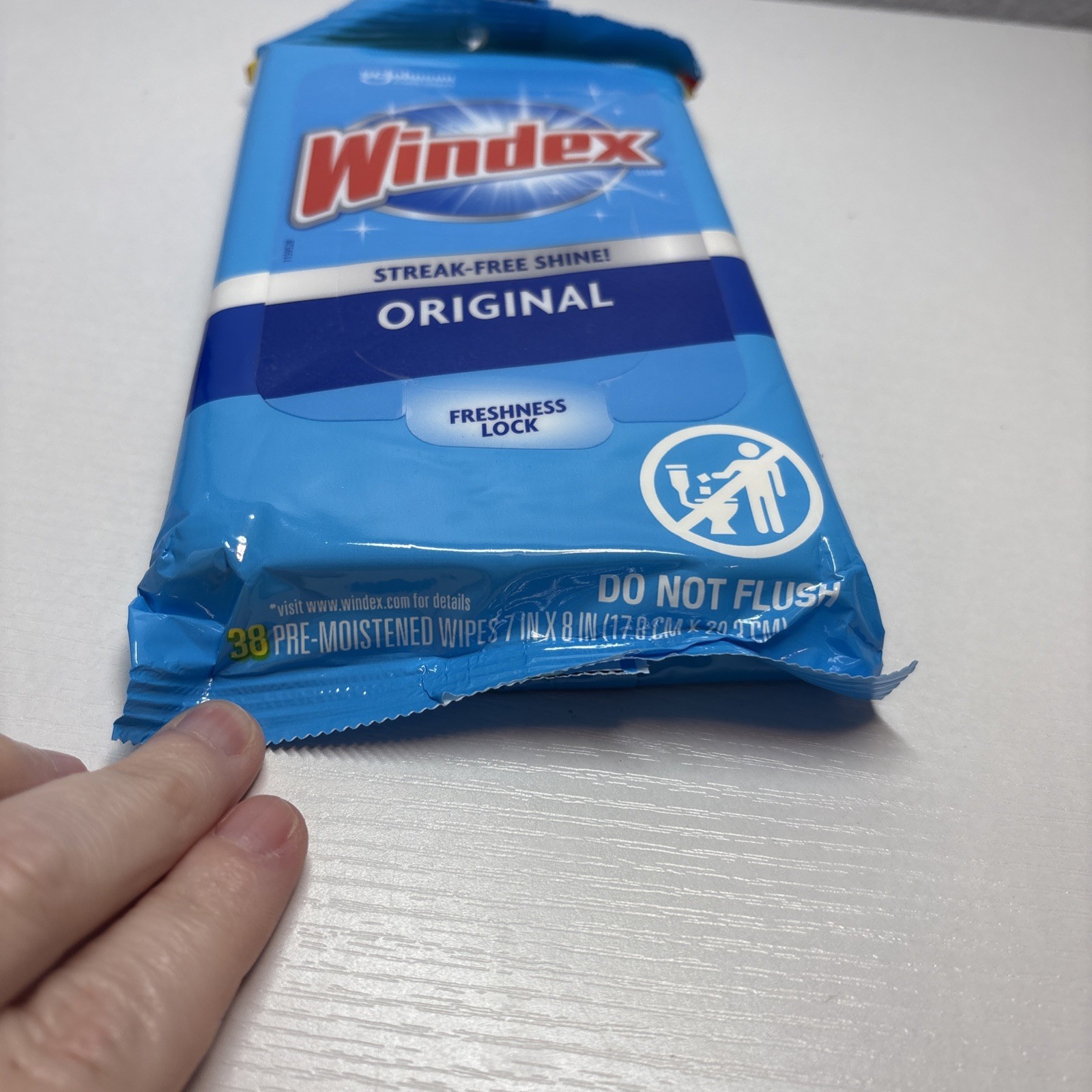 Windex Wipes Glass Cleaning Ammonia Free Pre-Moistened Glass and Surface Wipe…