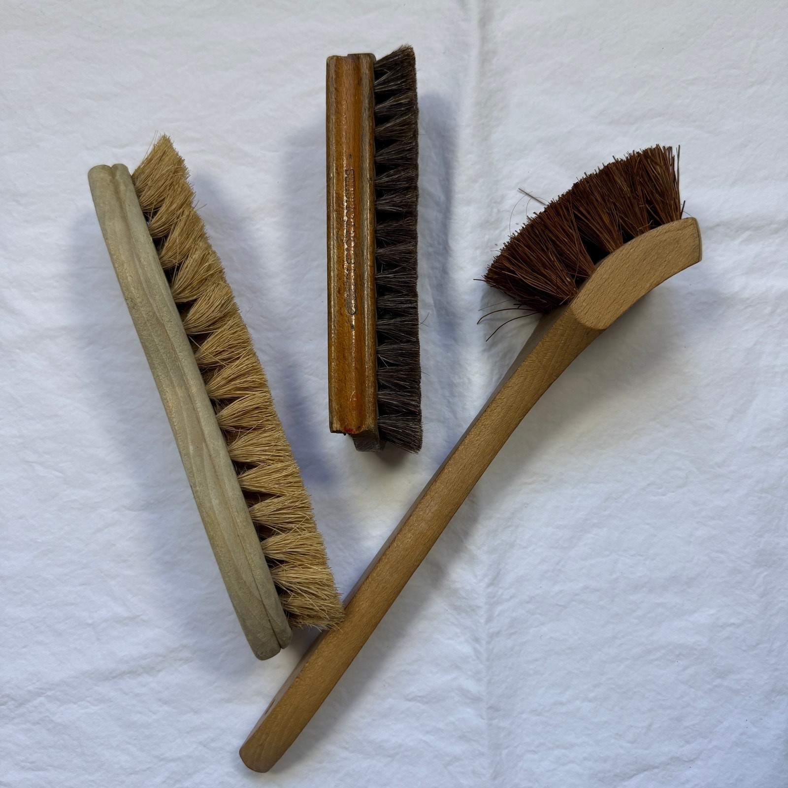 Set of 3 Vintage Wooden Scrub Brushes Cleaning Shoe Polish & Long Handled EUC