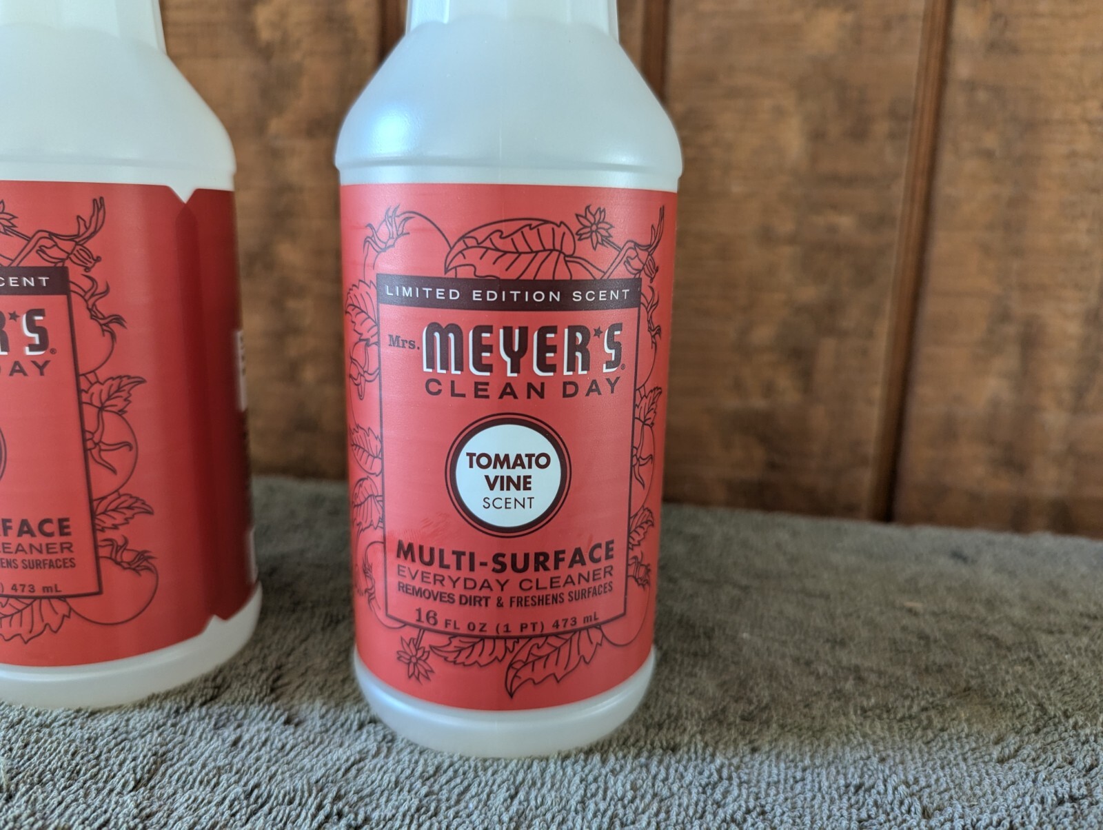 (2) MRS. MEYER’S Limited Edition TOMATO VINE Multi-Surface Cleaner (16 oz each)