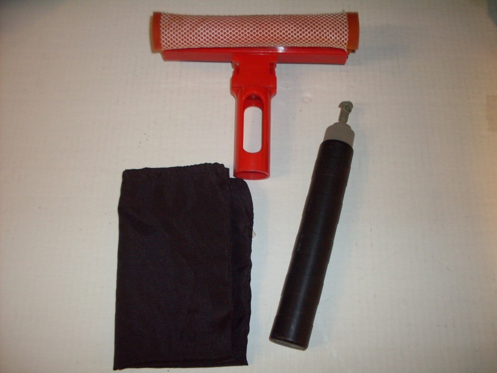 Windshield Sponge/Squeegee with Attached Cleaner Spray-reservoir and Travel bag