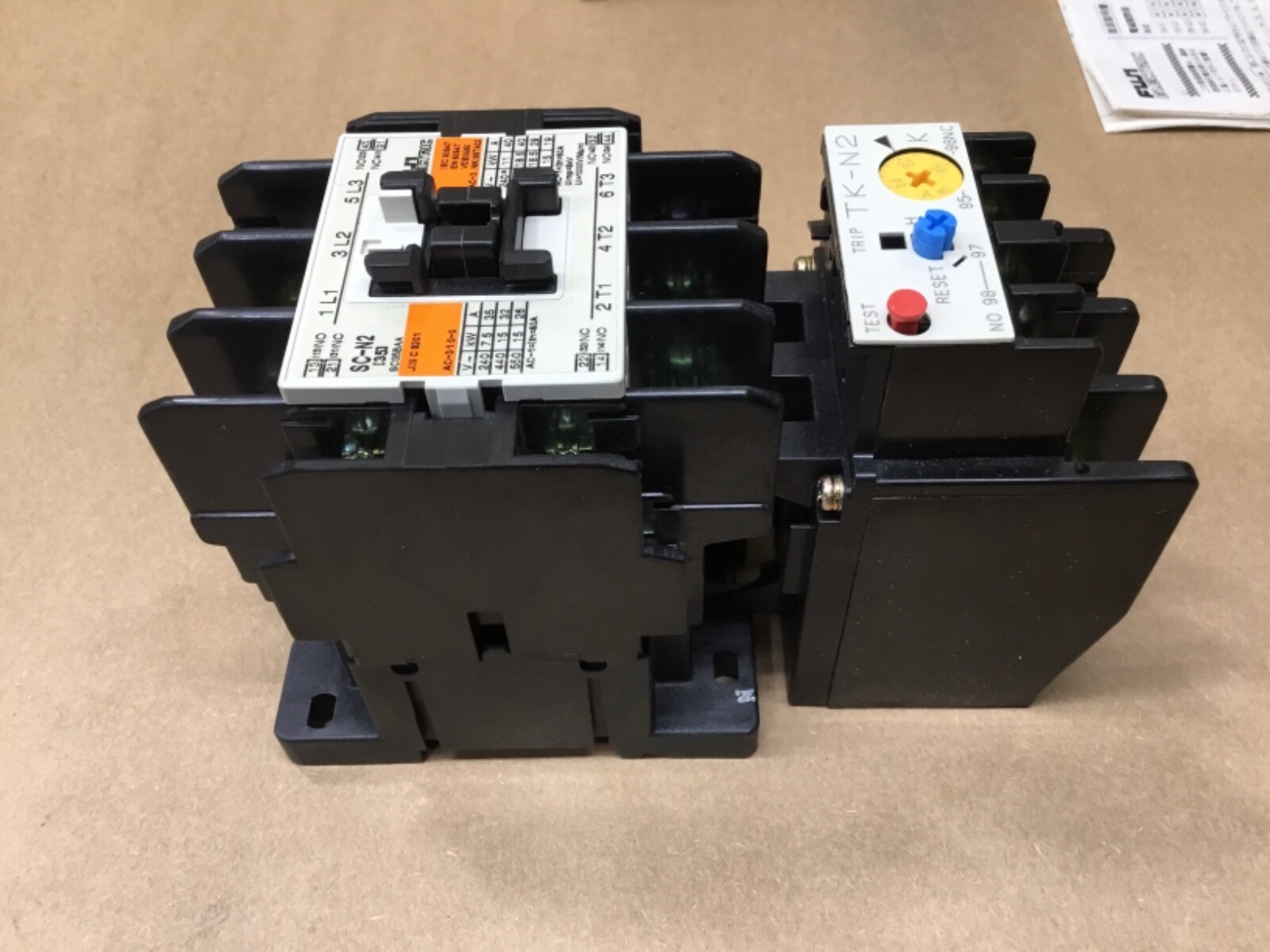 FUJI SW-N2/2E MAGNETIC SWITCH SC-N2 220-240V CONTACTOR 24-36A OVERLOAD #152A3