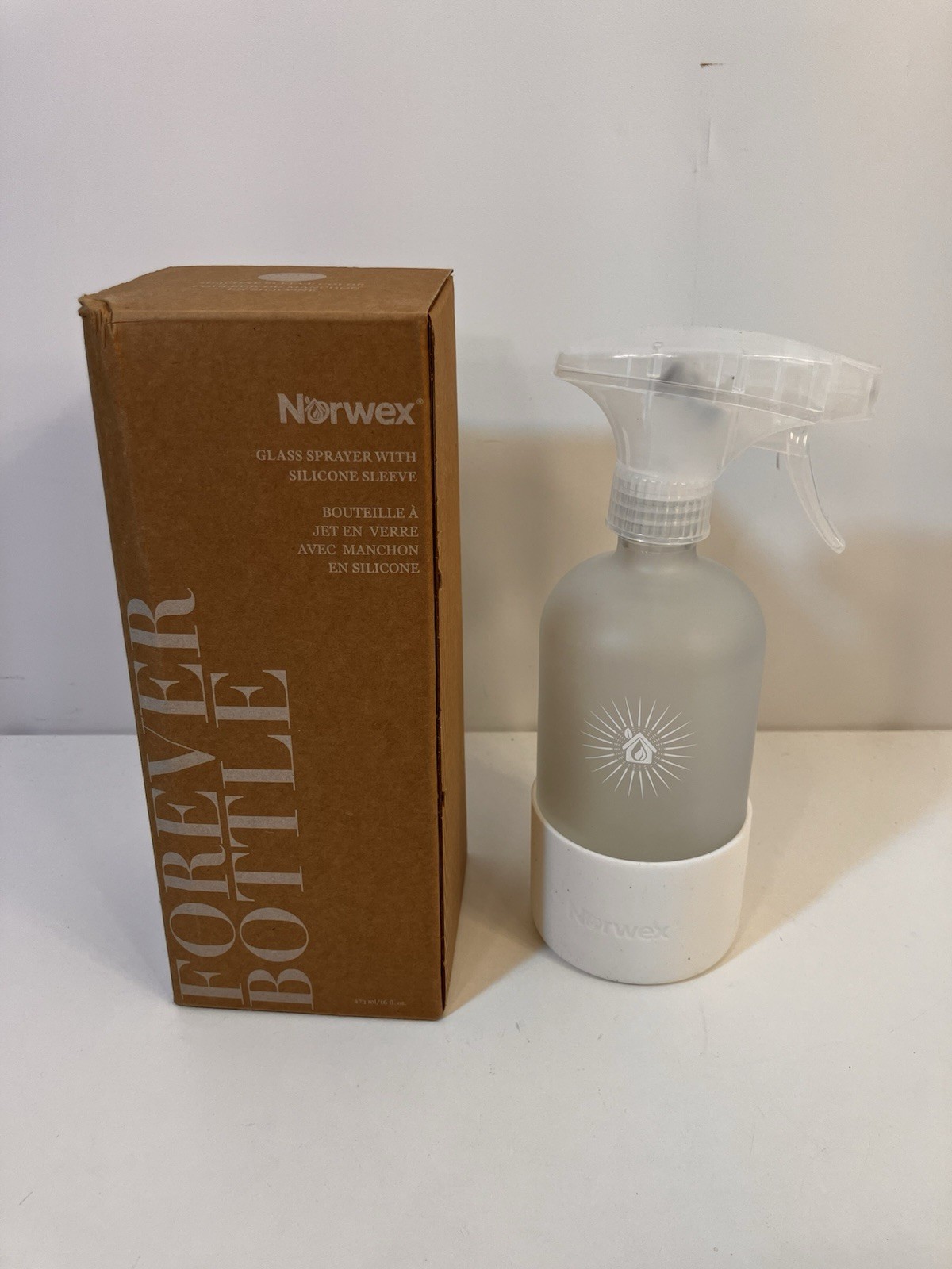 Norwex Forever Bottle Glass Sprayer Silicone Sleeve White NEW in Box