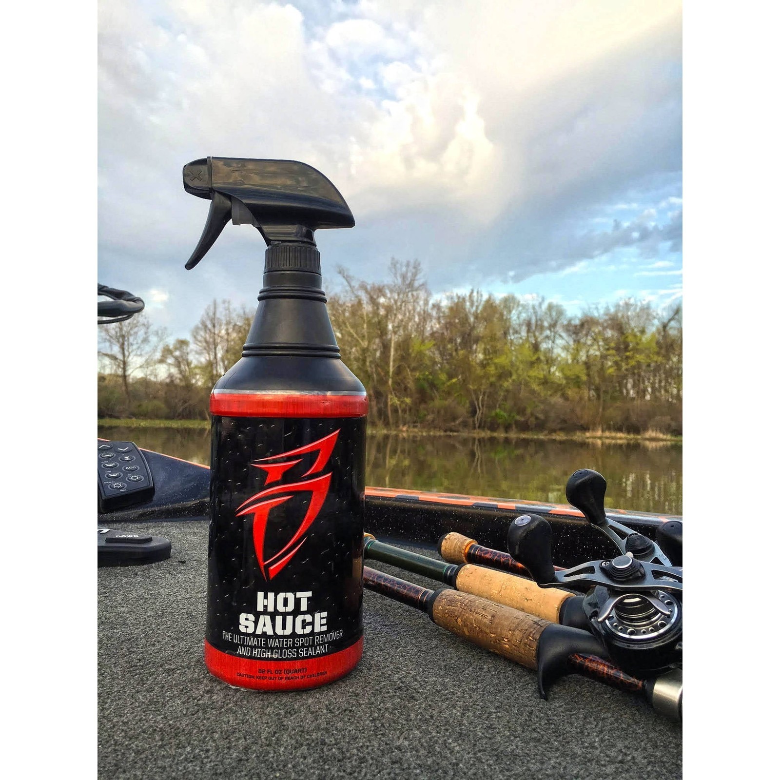 Hot Sauce Water Spot Remover and Boat Cleaner Detailer 20 Oz