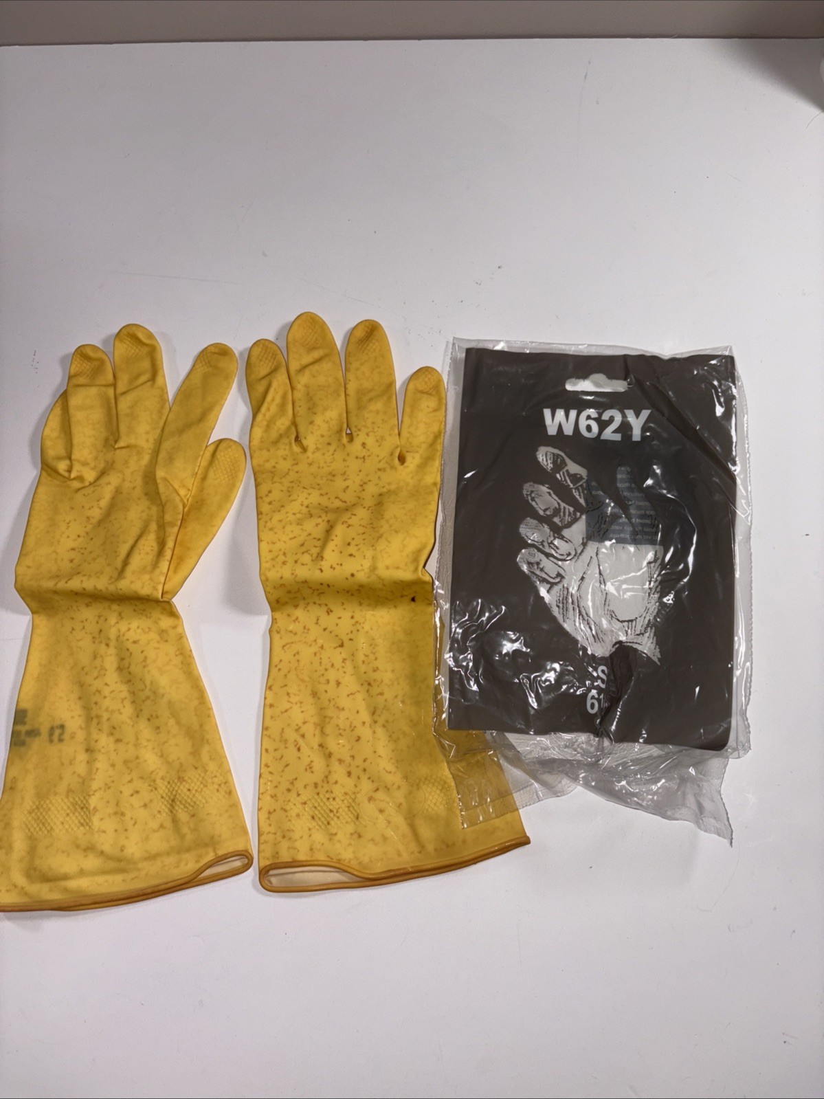 Marigold Industrial Yellow Rubber Gloves W62Y Size: Small 12 Pairs NEW!
