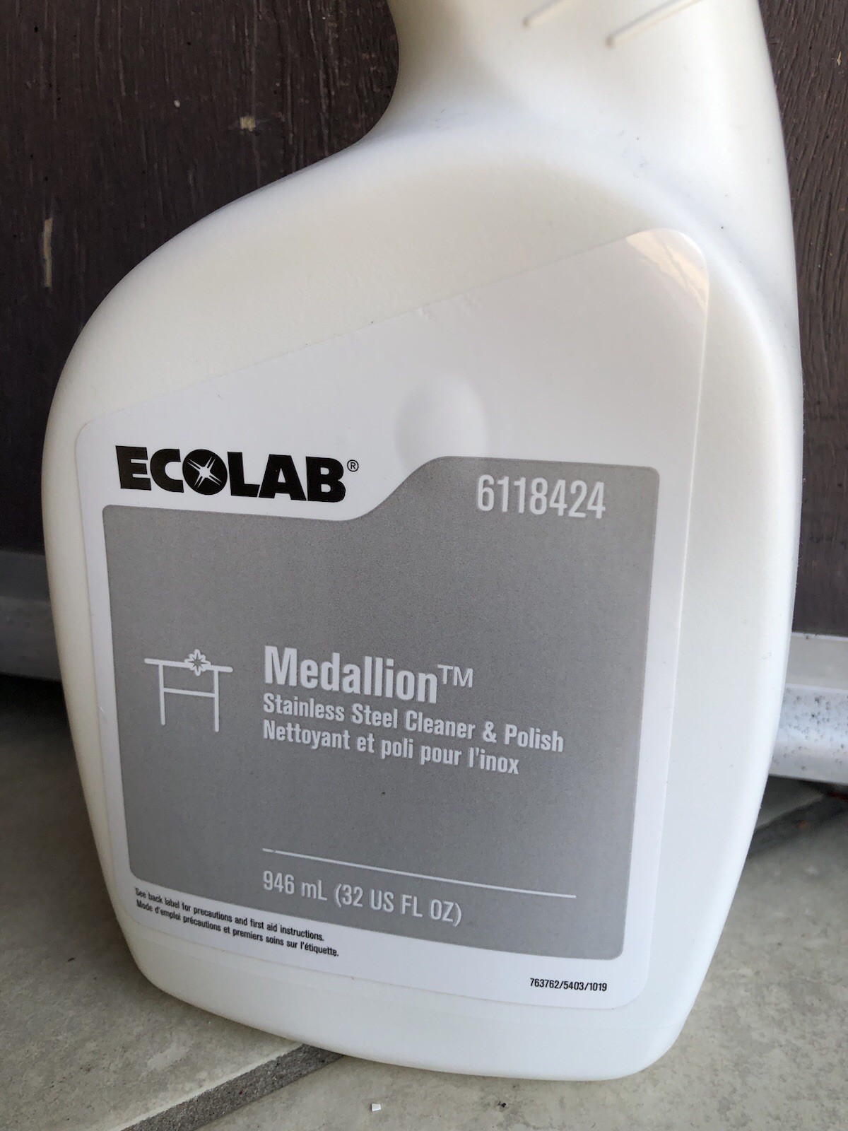 Ecolab 6118424 Steel Cleaner, Commercial-Strength Medallion Stainless Steel 32oz