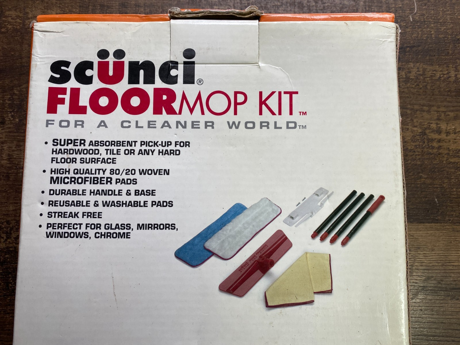 Scunci Floor Mop Kit – Micro Fiber Washable Pads Swivel Mop – NOS