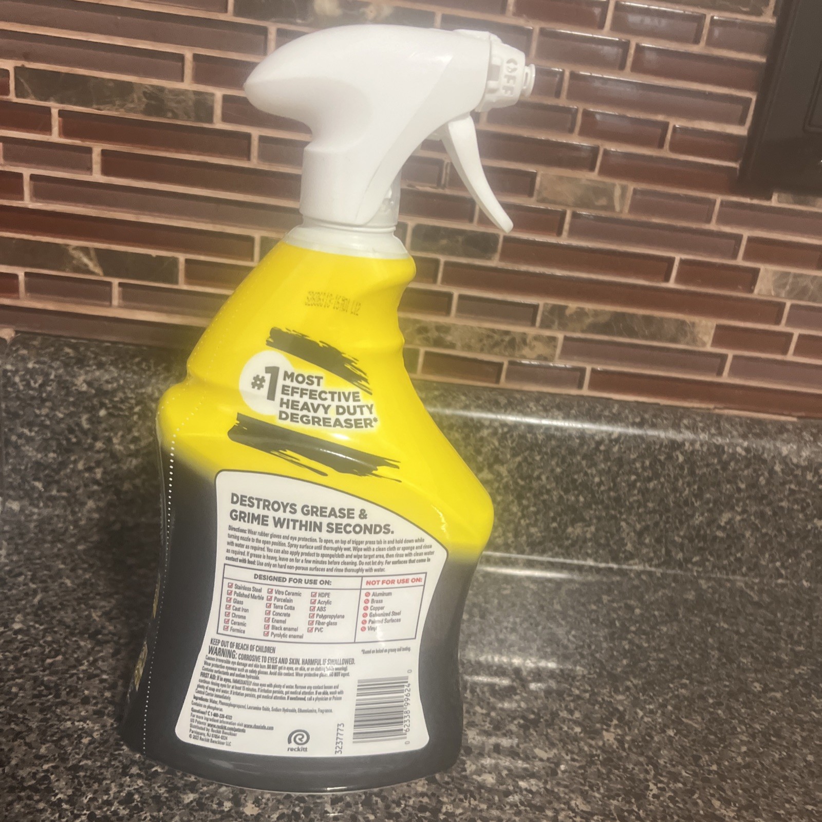 Easy-Off Heavy Duty Kitchen Degreaser Cleaner Spray 32 oz, GREAT PRICE