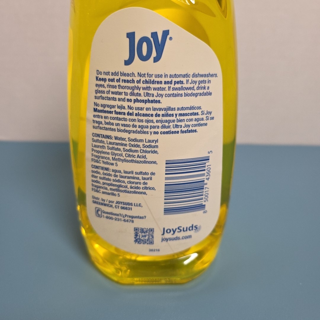Joy Ultra Dishwashing Liquid 30 fl oz Lemon America’s Original Grease Fighter