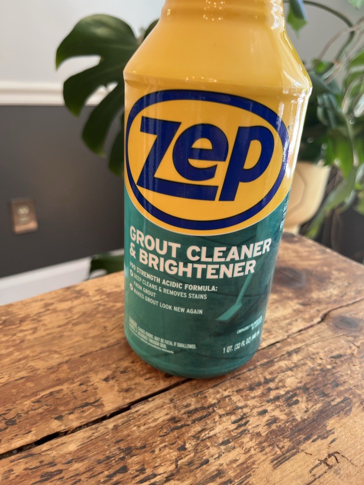 Zep GROUT CLEANER & Whitener 32 oz. Professional Strength Stains Lines ZU104632