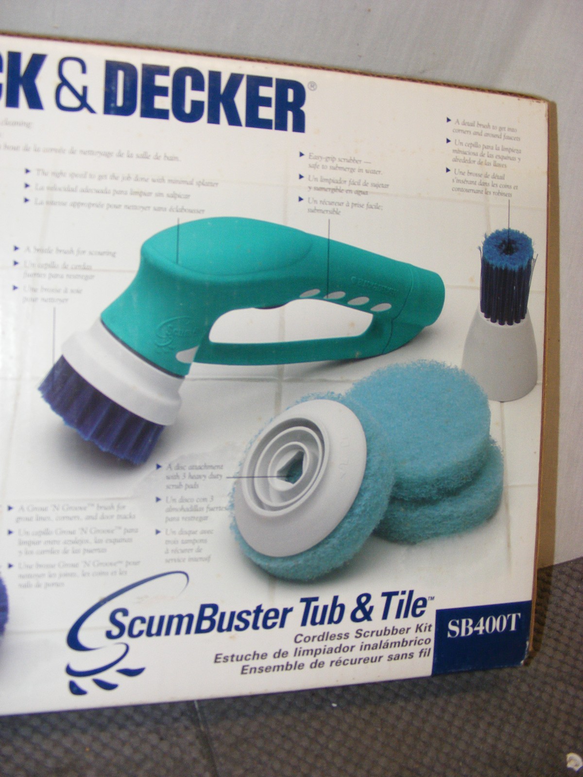 BLACK & DECKER SCUMBUSTER CORDLESS POWER TUB & TILE SCRUBBER SB400T**NEW IN BOX