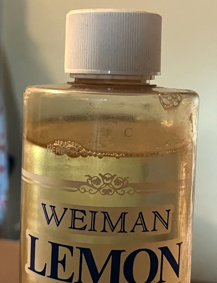 (10% USED) Weiman Lemon Oil Furniture Polish 16oz – UVX 15 Sunscreen