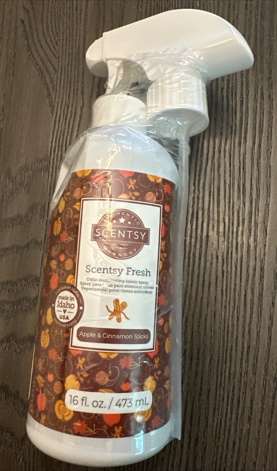 Scentsy Fresh Odor Eliminating Fabric Spray Apple & Cinnamon Sticks 16 fl oz