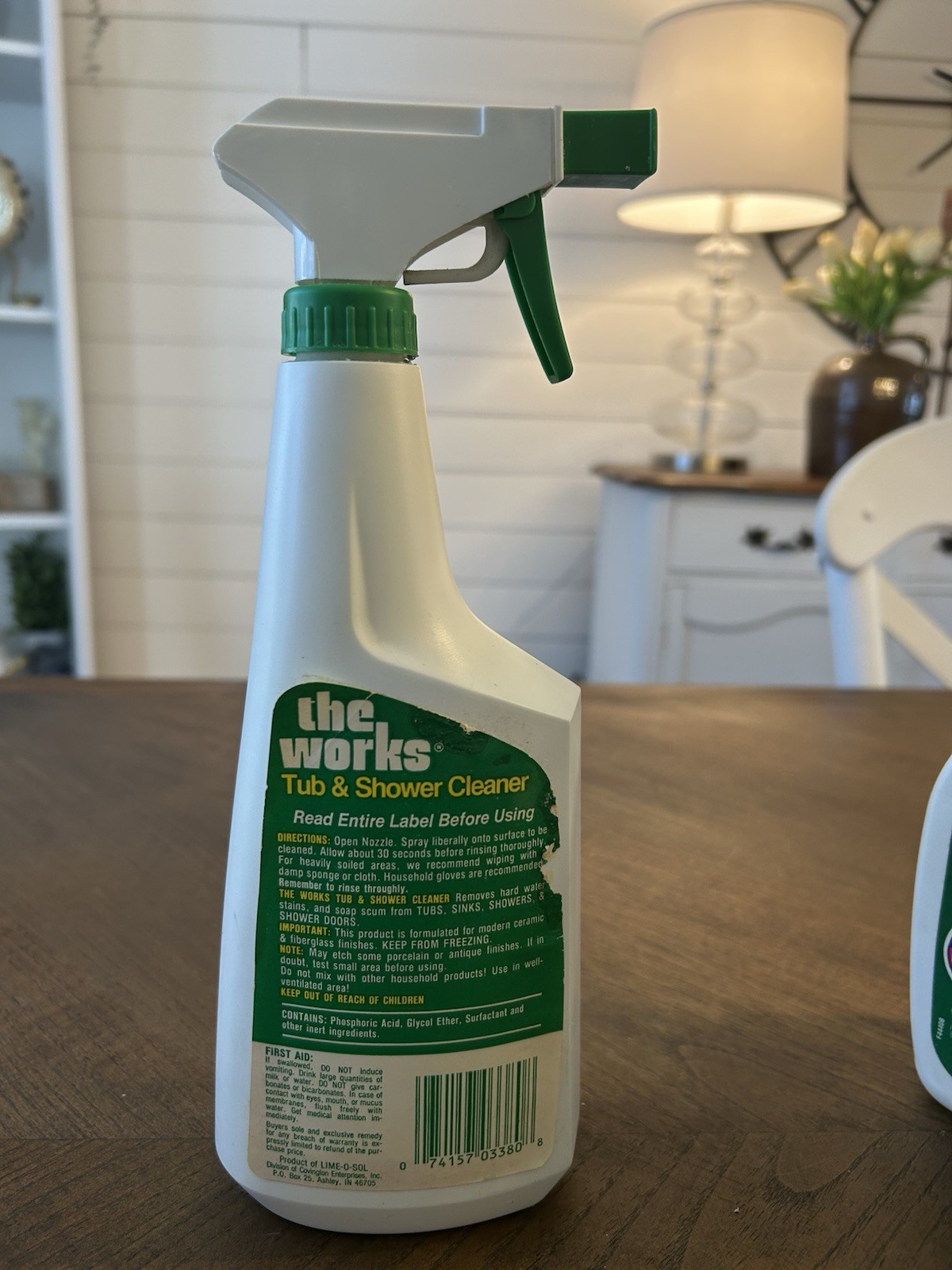 The Works Tub & Shower Cleaner (2) Rust Stains Hard Water Buildup See Descrip
