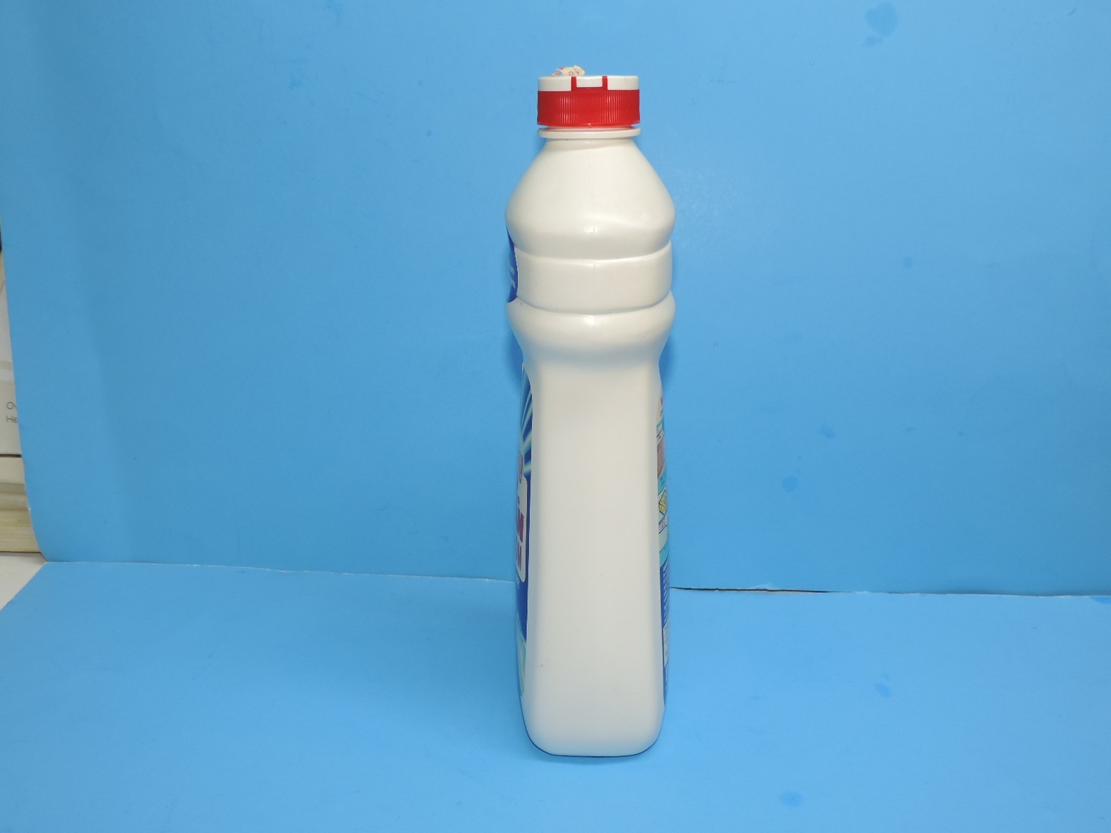 VTG. MR CLEAN BATHROOM CLEANER 28oz. BOTTLE 1992 SOAP SCUM RETRO MOVIE PROP