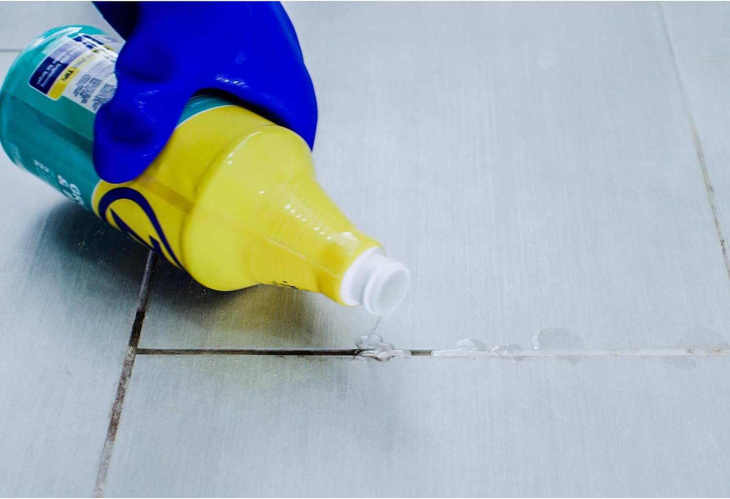 Grout Cleaner and Brightener – 32 Ounce (1 Bottle) – ZU104632 – Deep Cleaning Fo