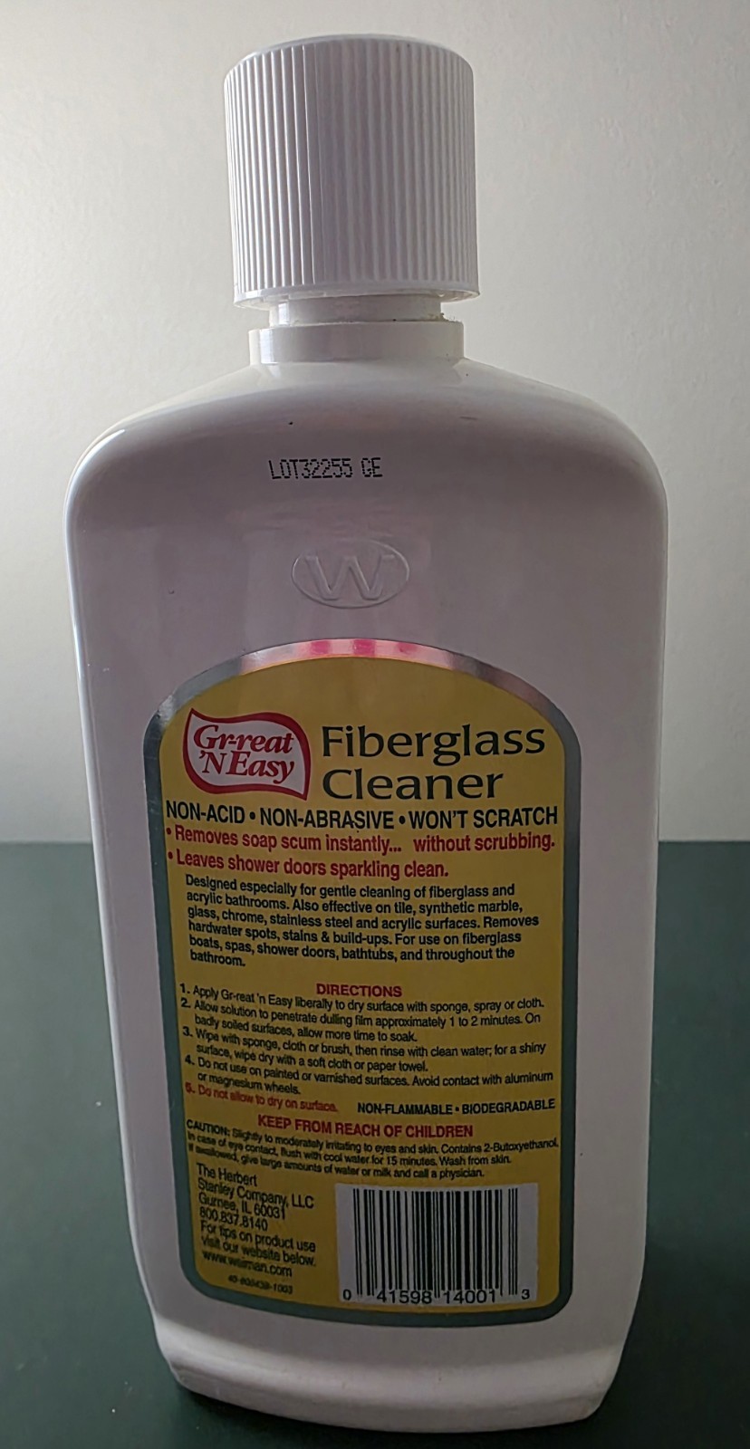 Used Weiman Fiberglass Cleaner For Bathrooms, Boats, And Spas