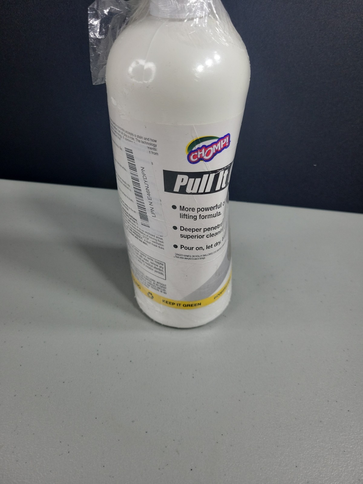 CHOMP! Concrete Oil Stain Remover: Pull It Out Removes and Cleans Oils, 32 Fl Oz