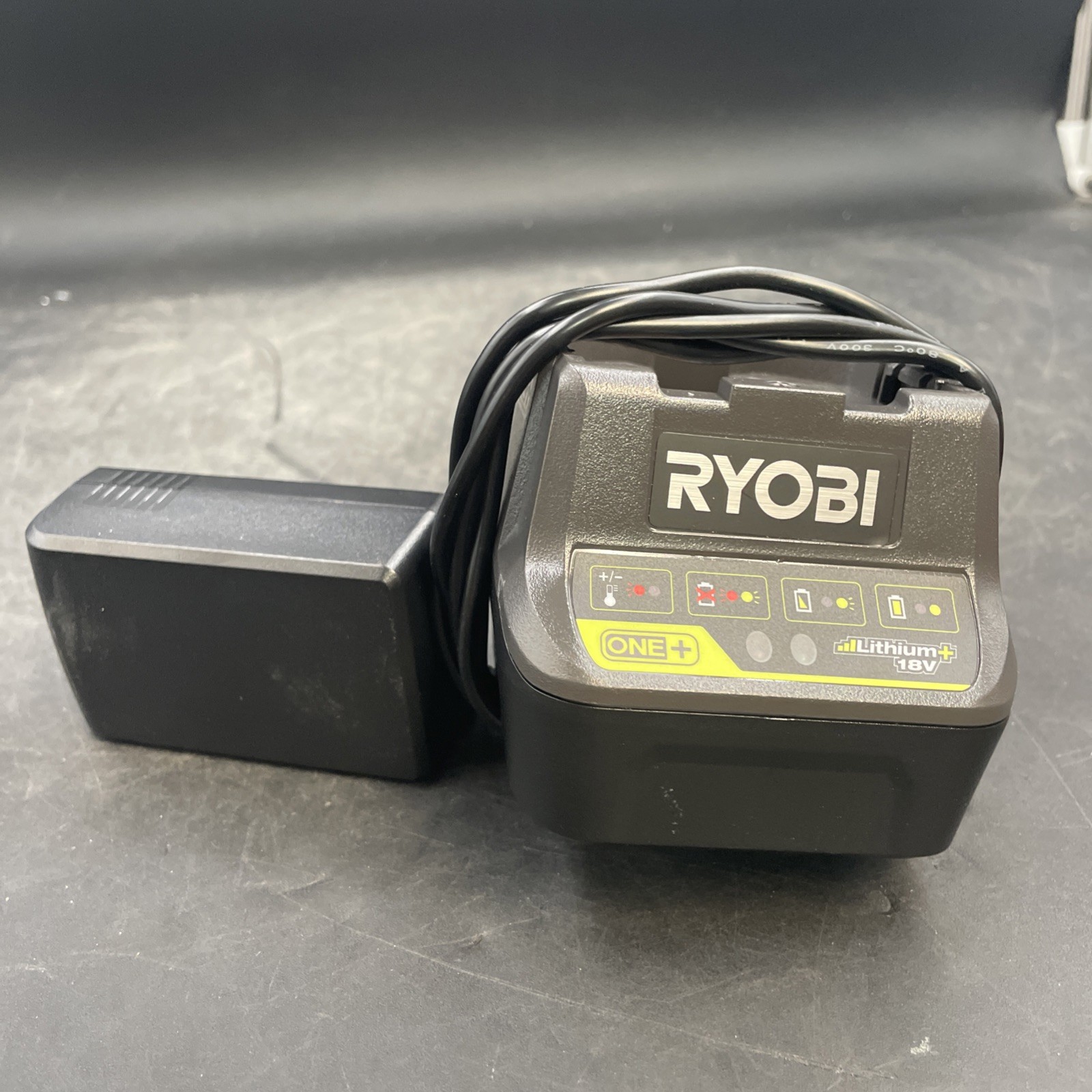 RYOBI P2870 1 Gal. 18v Electrostatic Sprayer Kit (OPEN BOX)