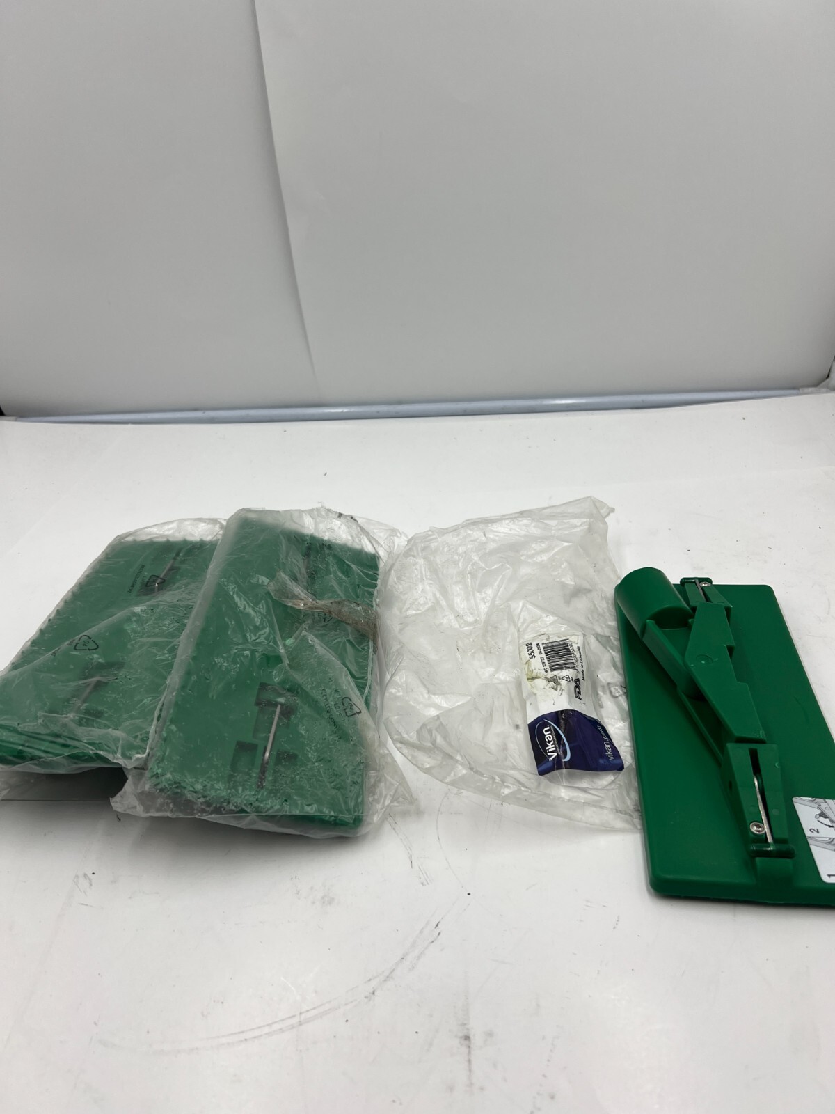 (QTY 3) Vikan 55002 9″ Hygiene Pod Holder Green 100 x 235 mm, Polypropylene