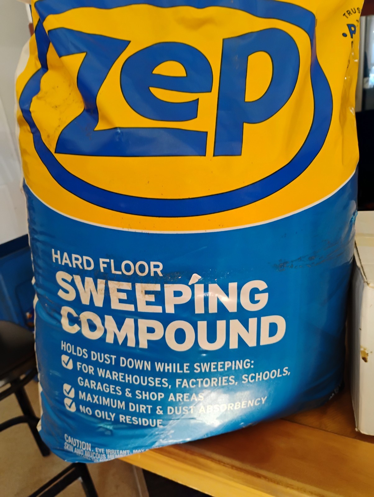 ZEP 50lbs Hard Floor Sweeping Compound Max Dirt & Dust Absorbency No Oil Residue