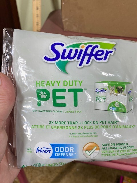 Swiffer Sweeper Heavy Duty Pet Dry Refills, Febreze Odor Defense, 24 Ct Dry Pads